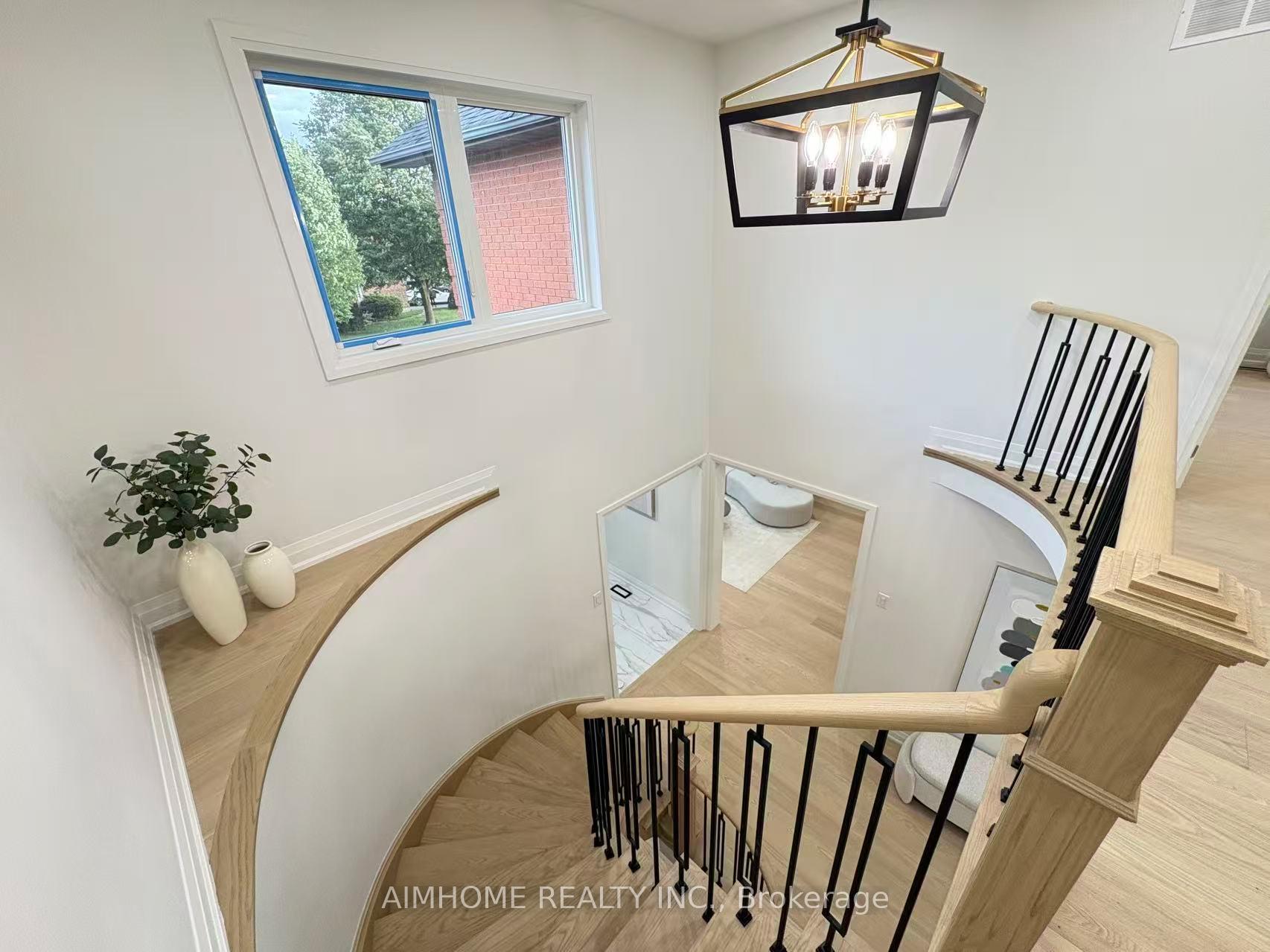 Photo 21 of 108 Berwick Crescent, Richmond Hill, Observatory — HOMEH