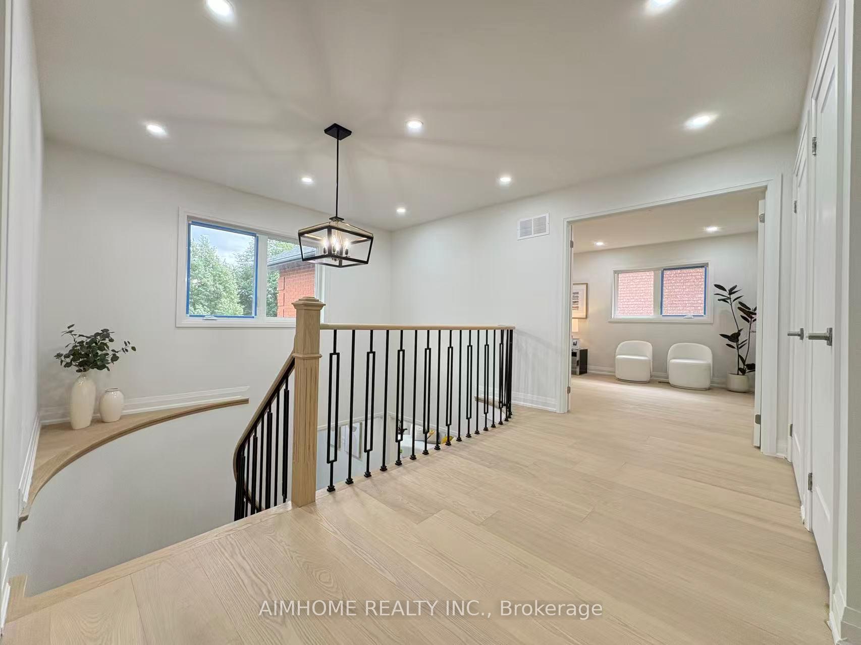 Photo 22 of 108 Berwick Crescent, Richmond Hill, Observatory — HOMEH