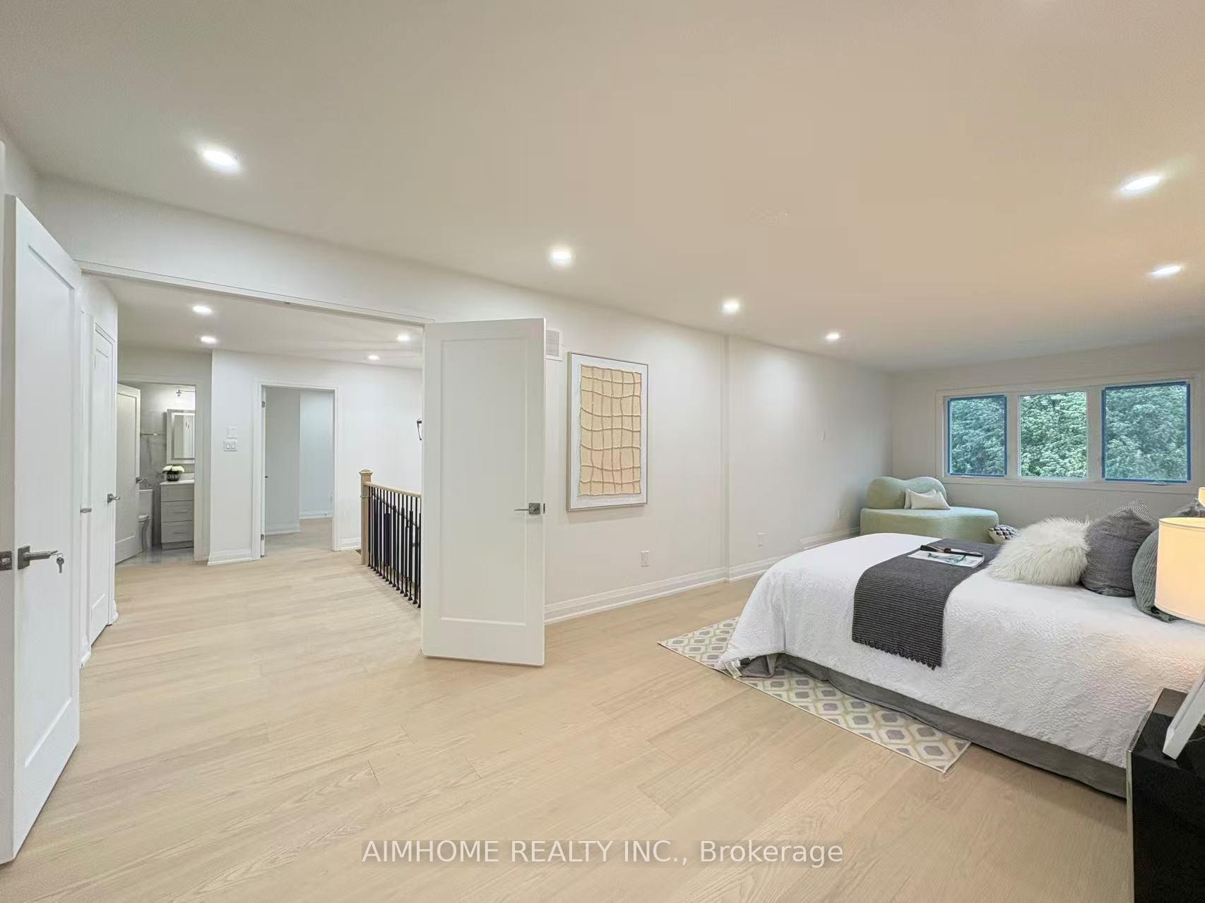 Photo 26 of 108 Berwick Crescent, Richmond Hill, Observatory — HOMEH