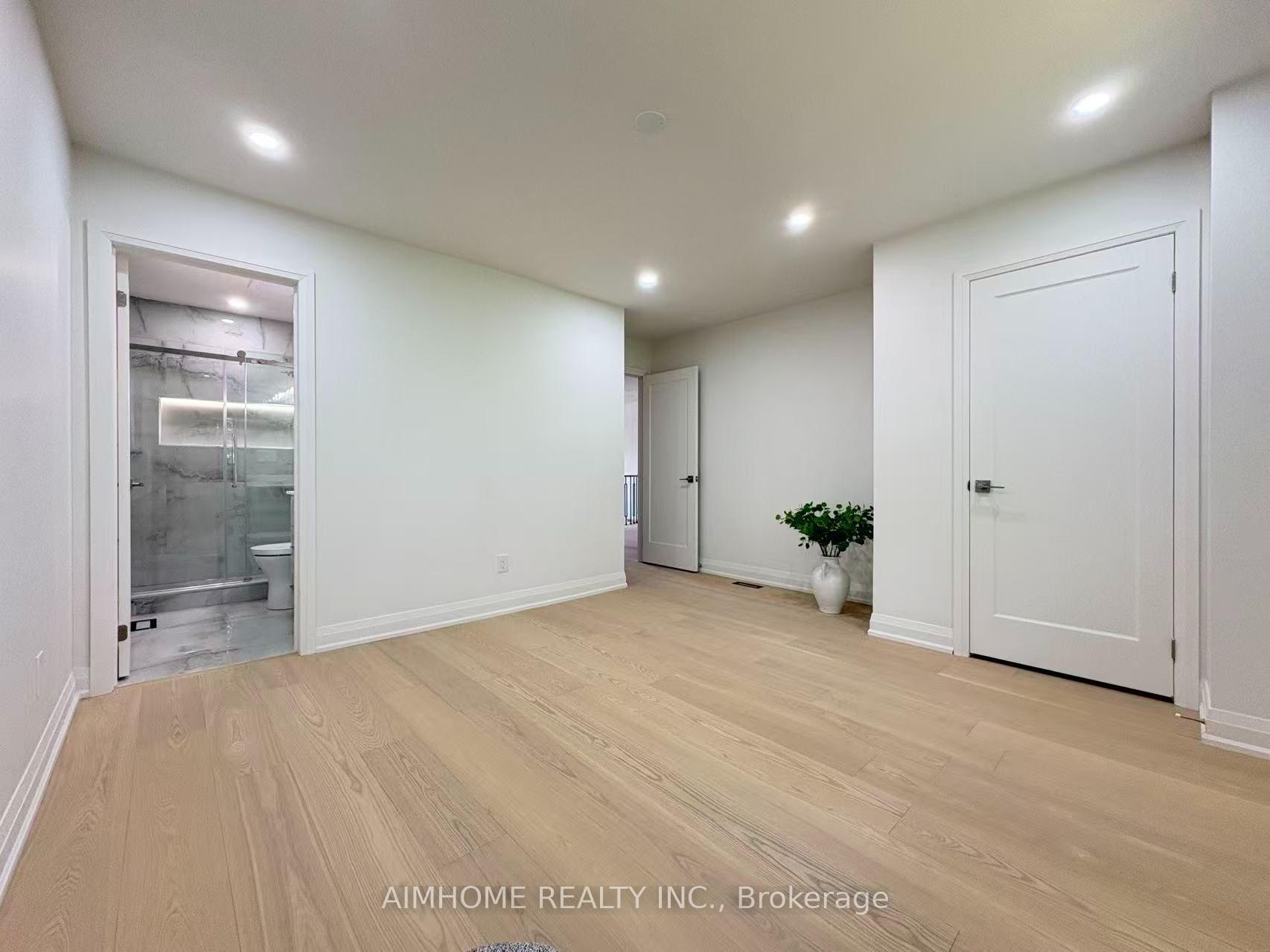 Photo 32 of 108 Berwick Crescent, Richmond Hill, Observatory — HOMEH