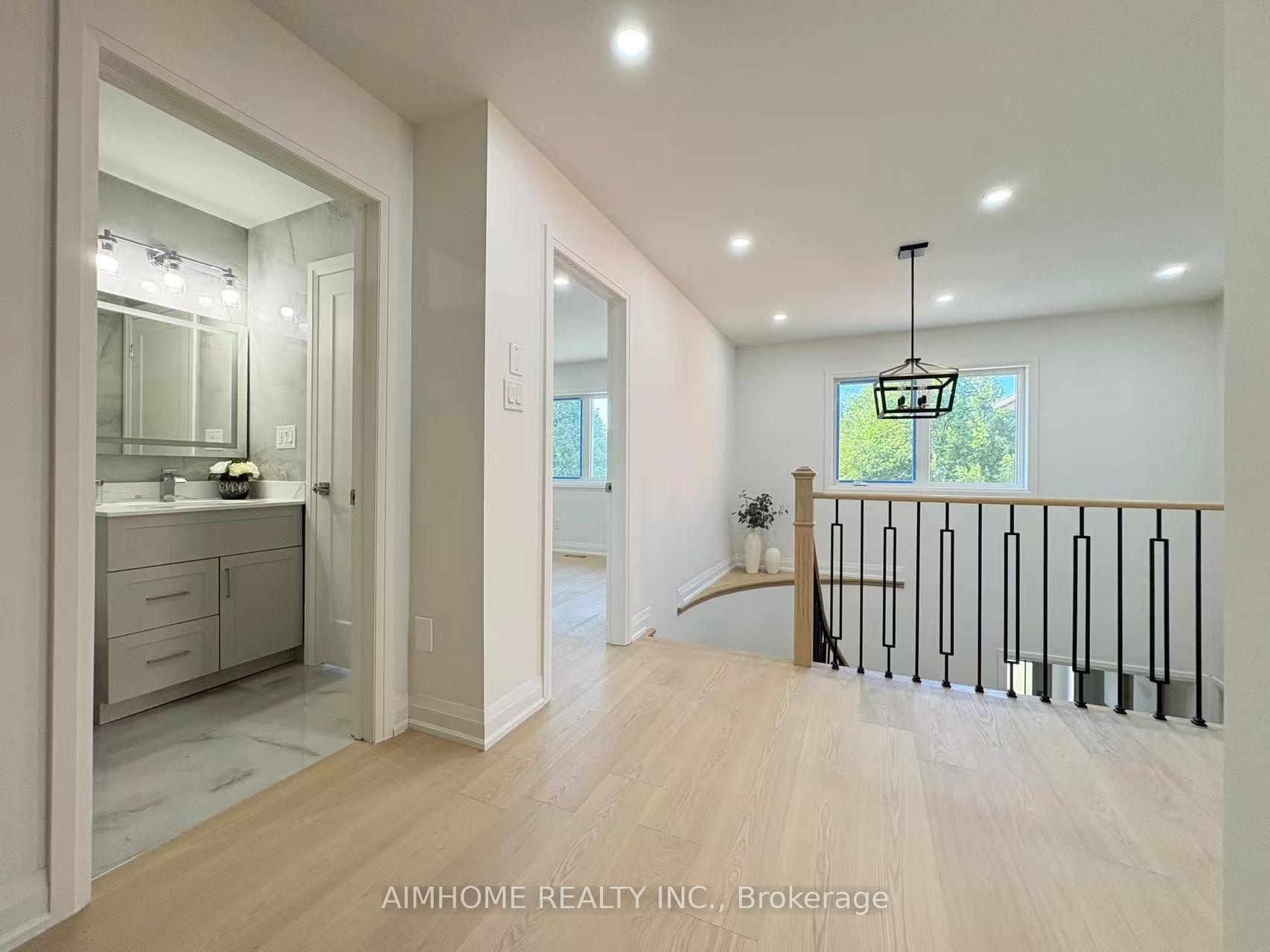 Photo 34 of 108 Berwick Crescent, Richmond Hill, Observatory — HOMEH