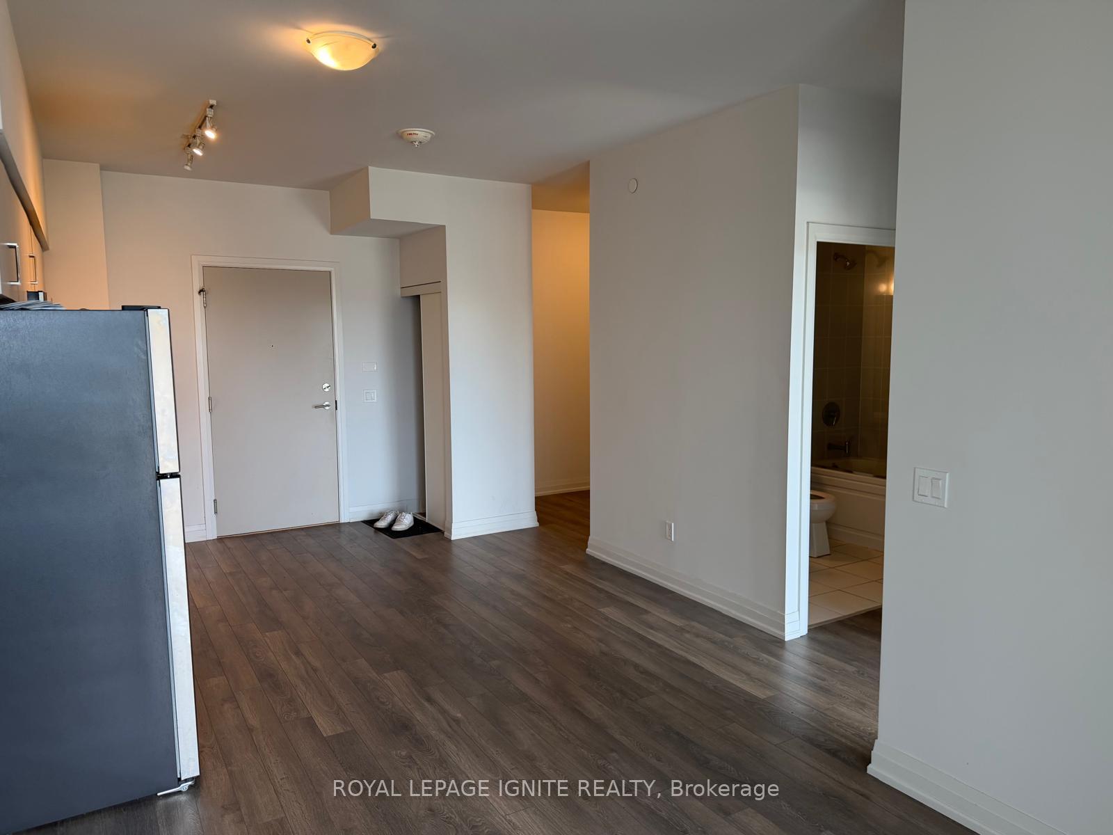 Photo 3 of Unit 310, 10 Meadowglen Place, Scarborough, Woburn — HOMEH