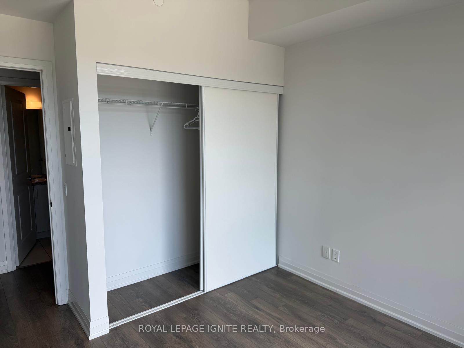 Photo 4 of Unit 310, 10 Meadowglen Place, Scarborough, Woburn — HOMEH