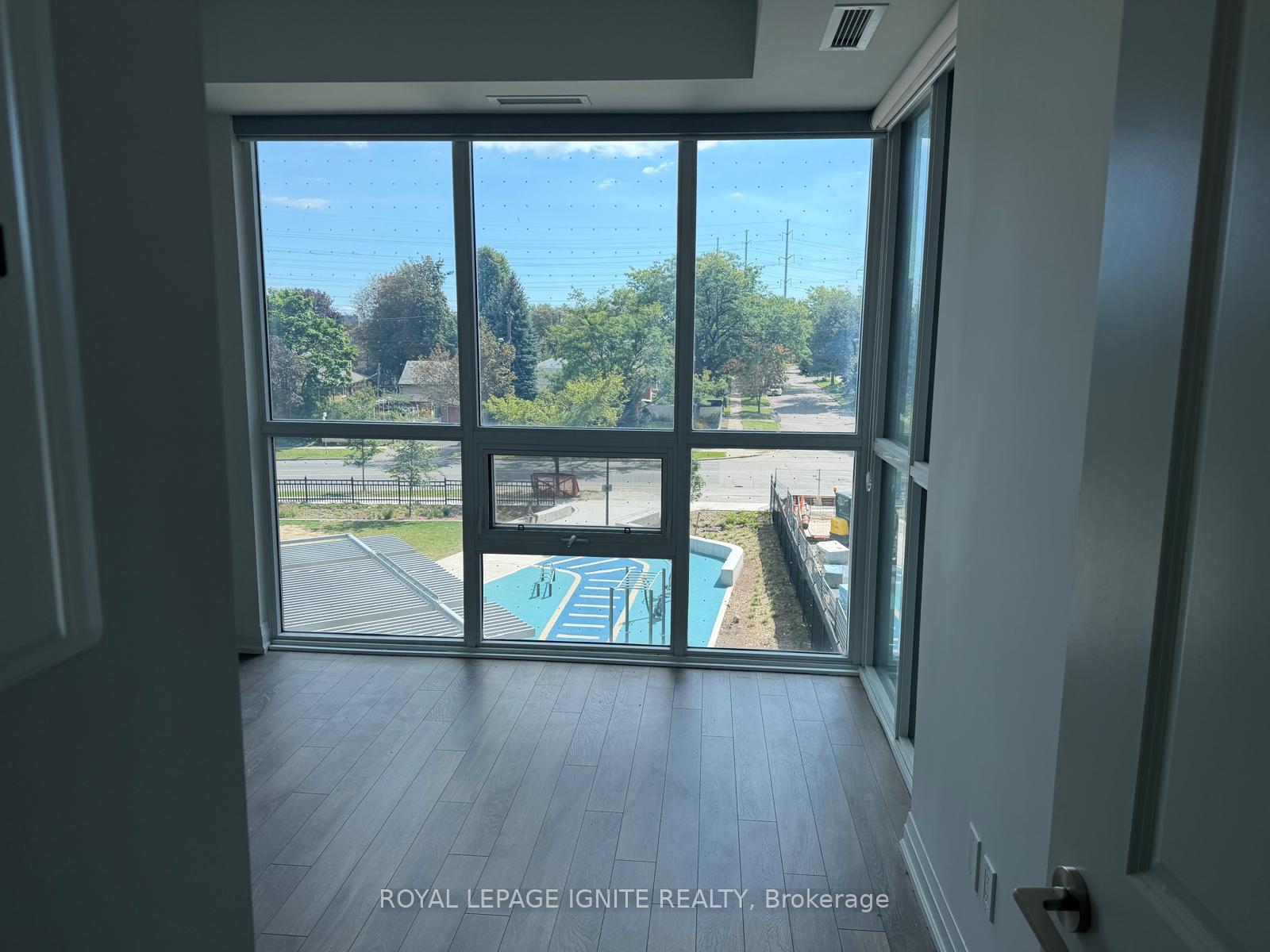 Photo 5 of Unit 310, 10 Meadowglen Place, Scarborough, Woburn — HOMEH