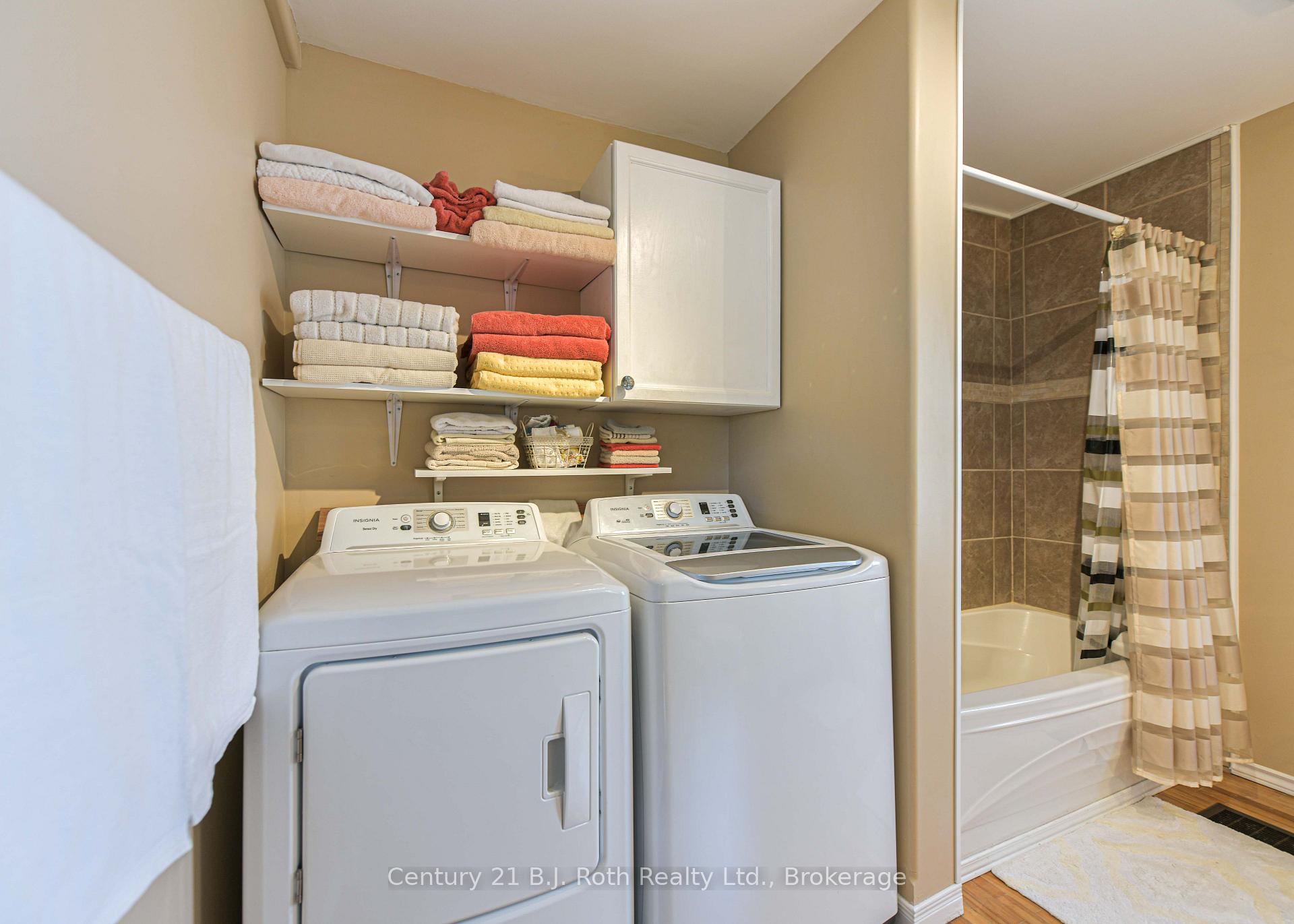 Photo 10 of 331 Moffat Street, Orillia — HOMEH