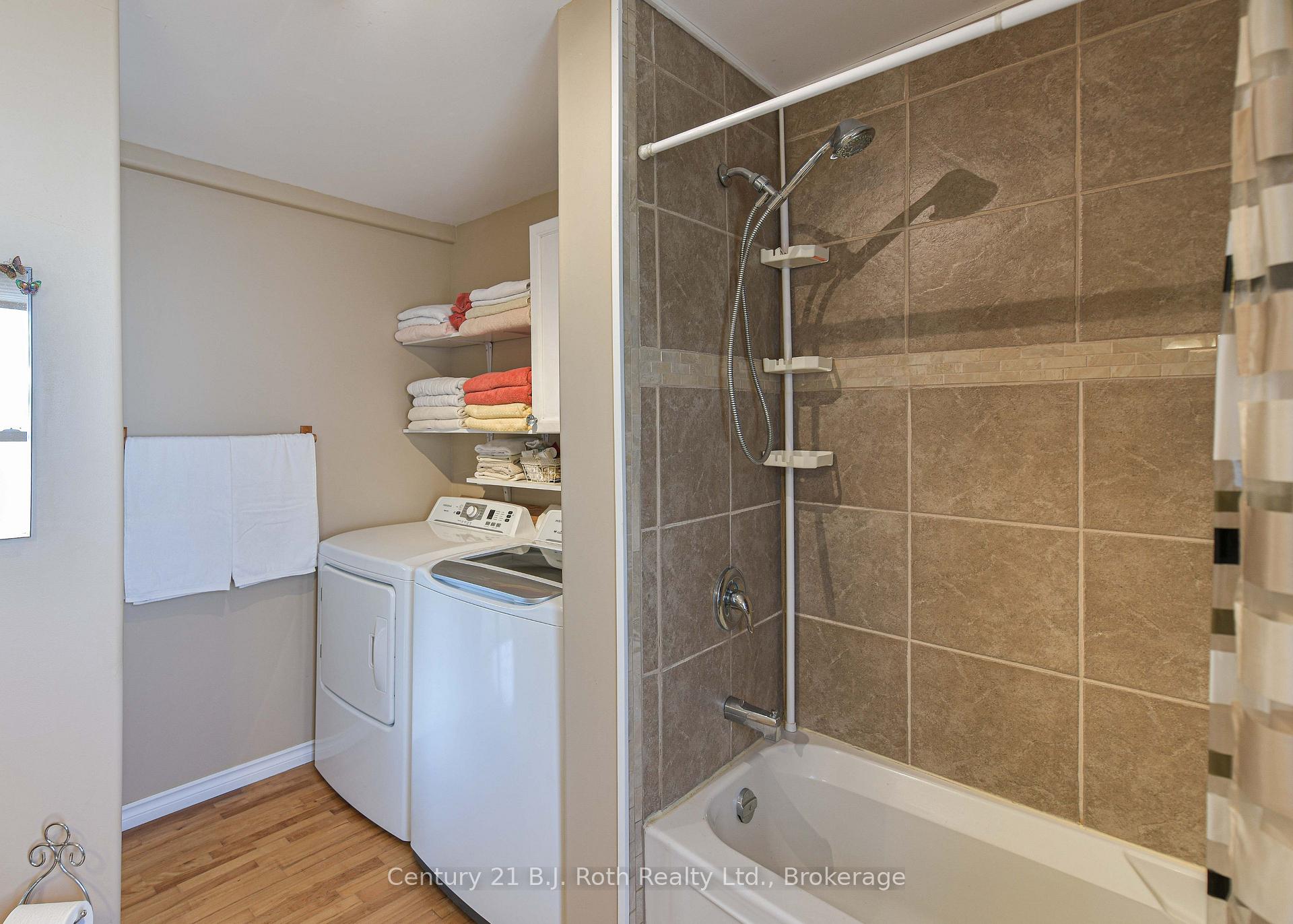 Photo 12 of 331 Moffat Street, Orillia — HOMEH