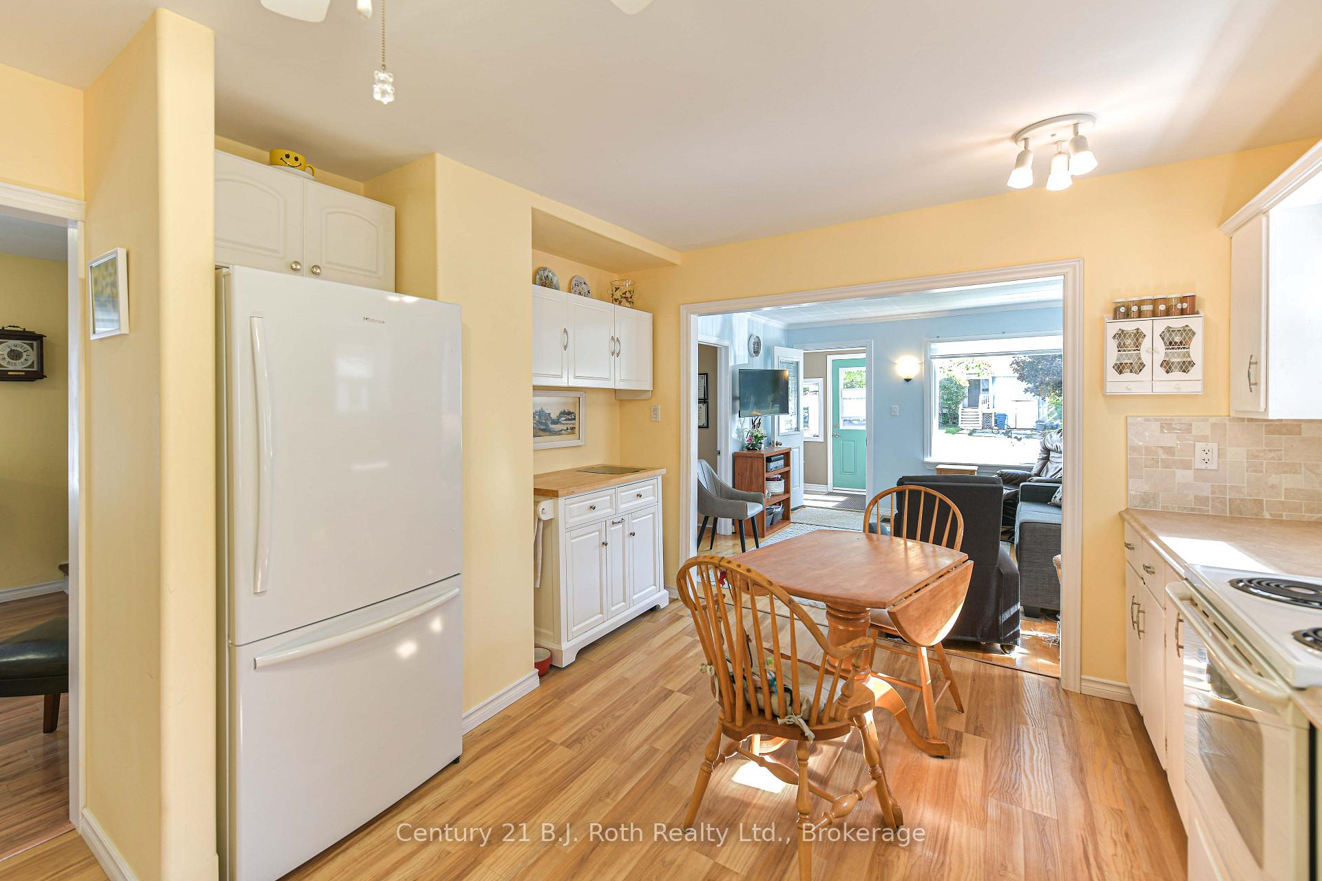 Photo 15 of 331 Moffat Street, Orillia — HOMEH