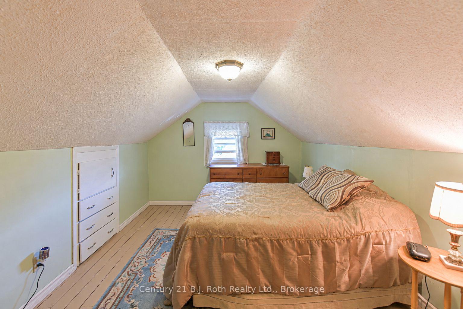 Photo 26 of 331 Moffat Street, Orillia — HOMEH