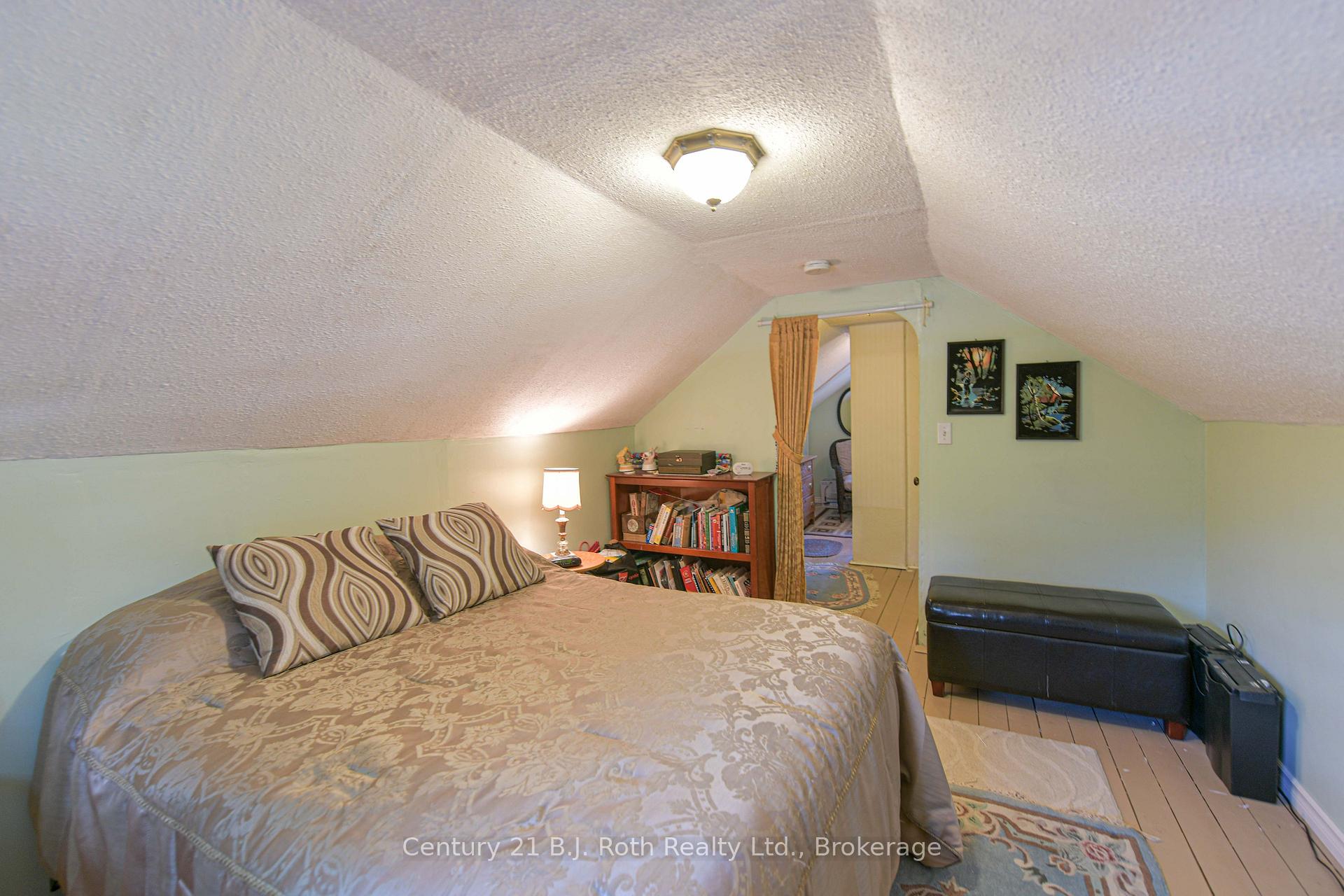 Photo 27 of 331 Moffat Street, Orillia — HOMEH