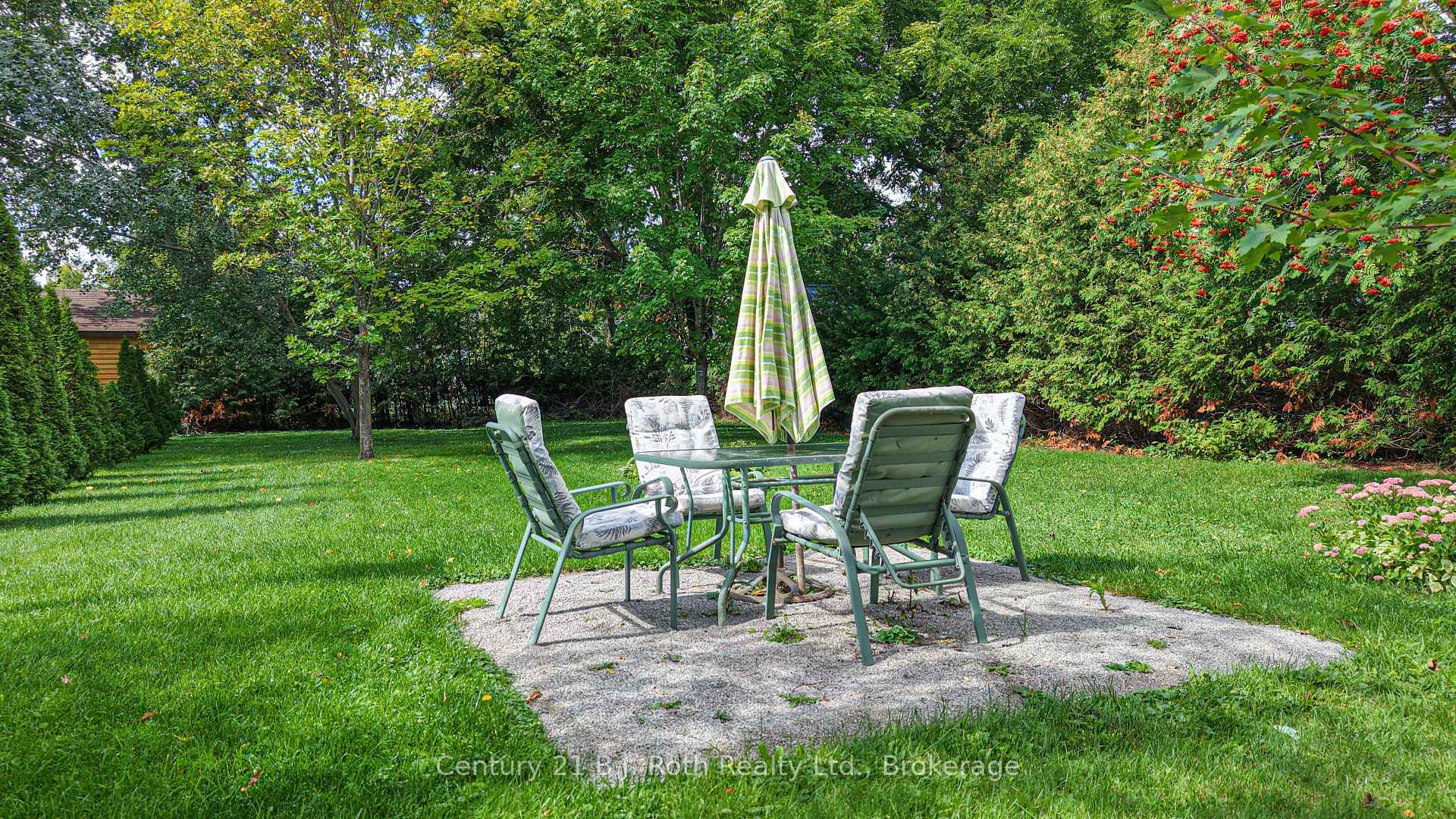 Photo 36 of 331 Moffat Street, Orillia — HOMEH