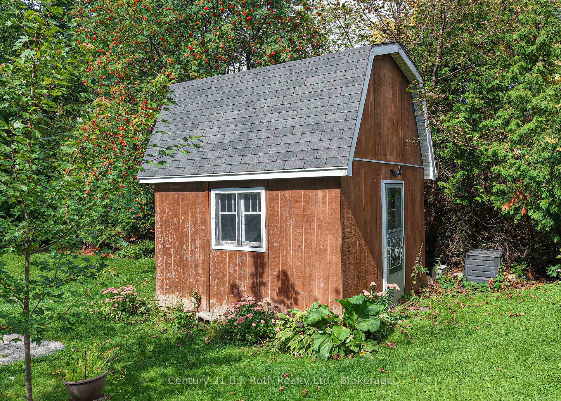 Photo 38 of 331 Moffat Street, Orillia — HOMEH
