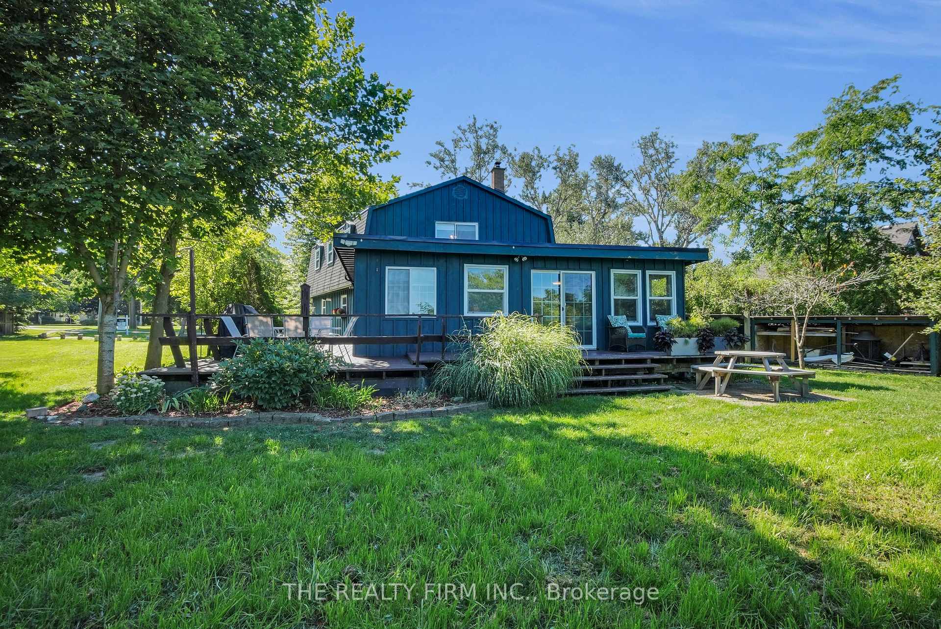 Photo 2 of 3692 Beverly Glen, Plympton-Wyoming, Plympton Wyoming — HOMEH