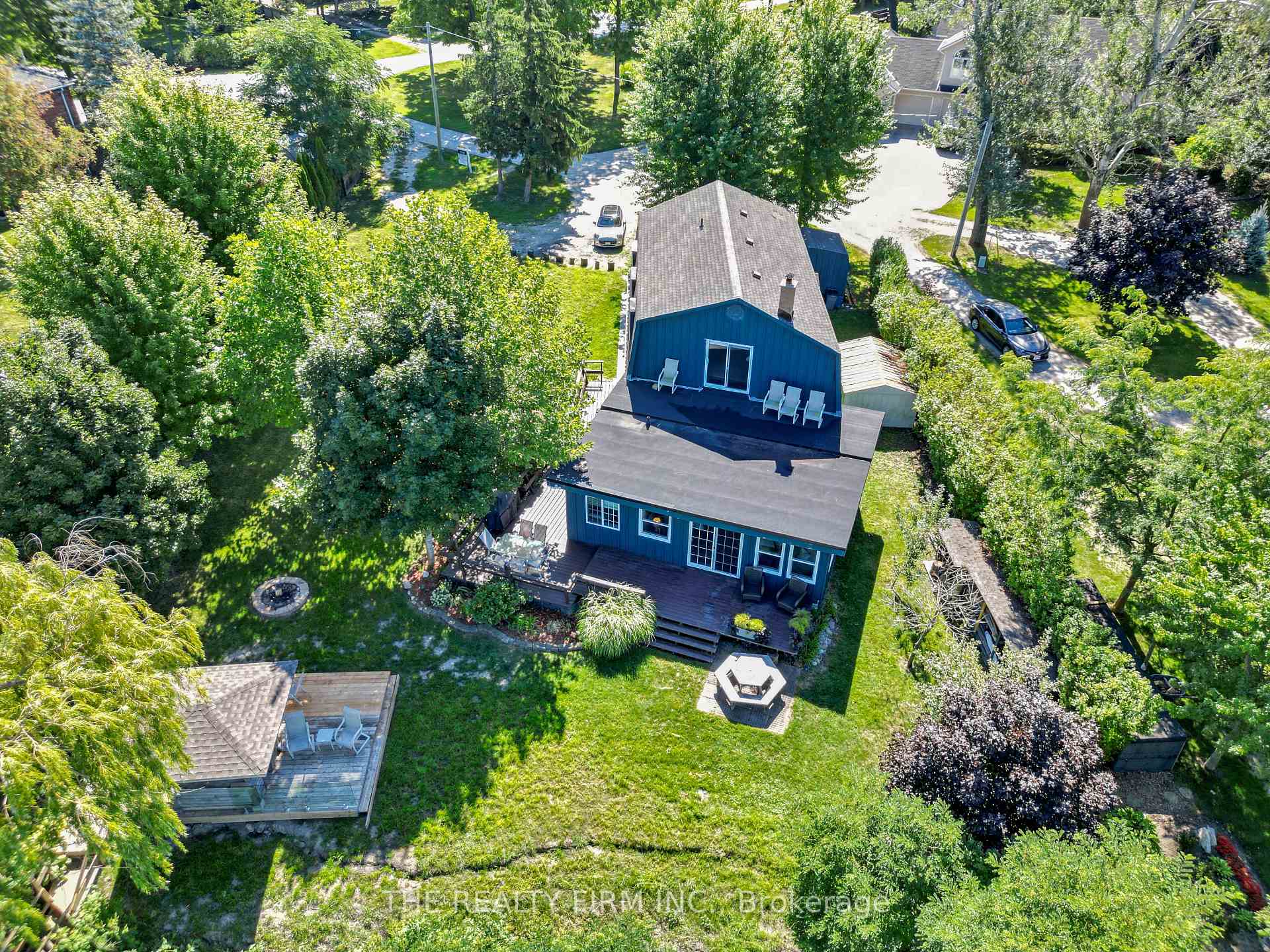 Photo 3 of 3692 Beverly Glen, Plympton-Wyoming, Plympton Wyoming — HOMEH