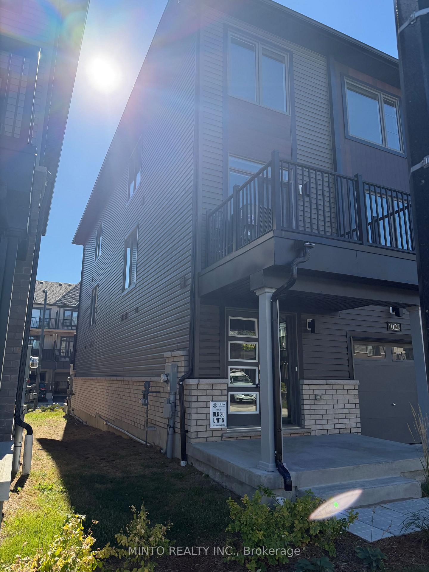 Photo 2 of 1023 Honeycomb Path, Oshawa, Kedron — HOMEH