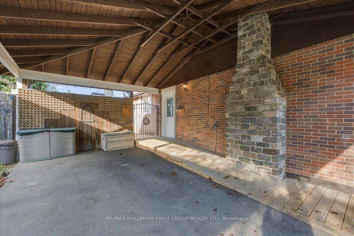 Photo 2 of 809 Bem Avenue, Pickering, Bay Ridges — HOMEH