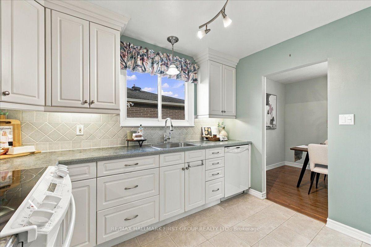 Photo 14 of 809 Bem Avenue, Pickering, Bay Ridges — HOMEH
