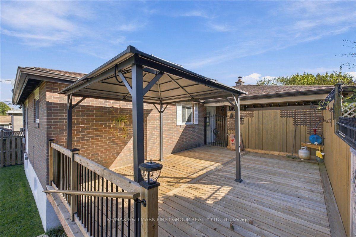 Photo 35 of 809 Bem Avenue, Pickering, Bay Ridges — HOMEH