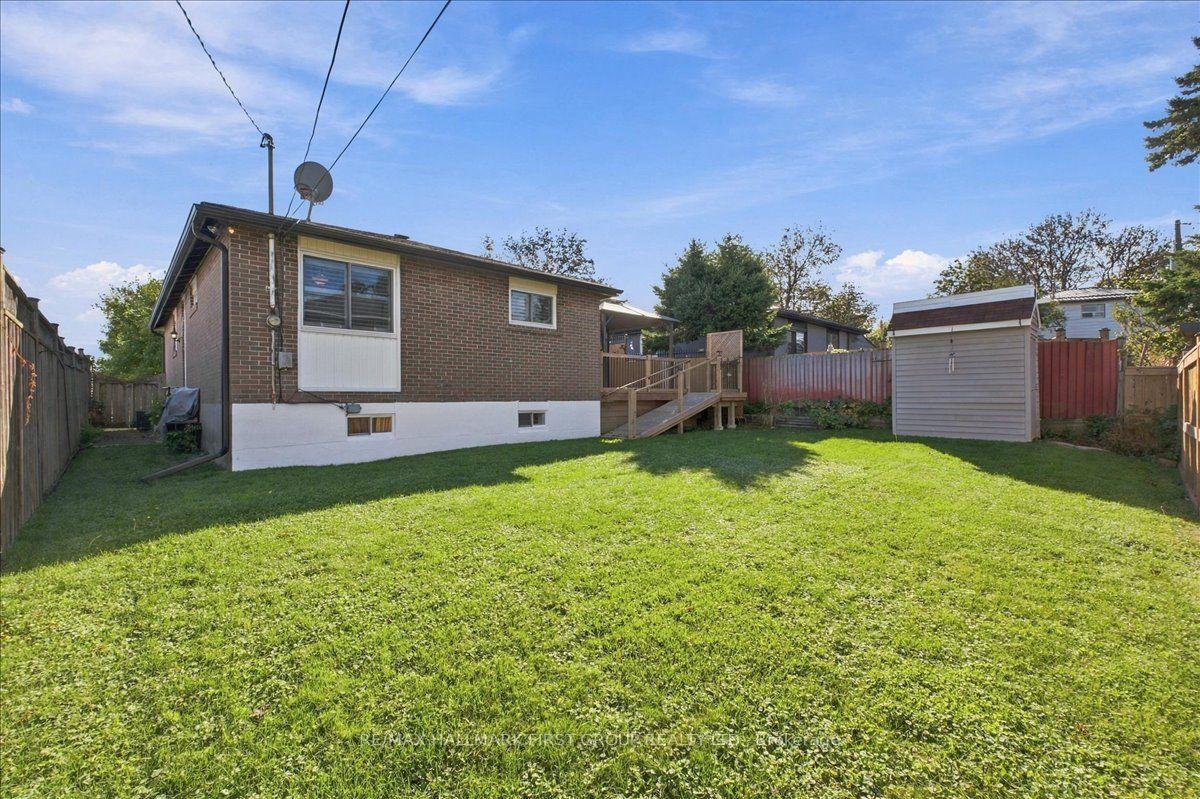 Photo 37 of 809 Bem Avenue, Pickering, Bay Ridges — HOMEH