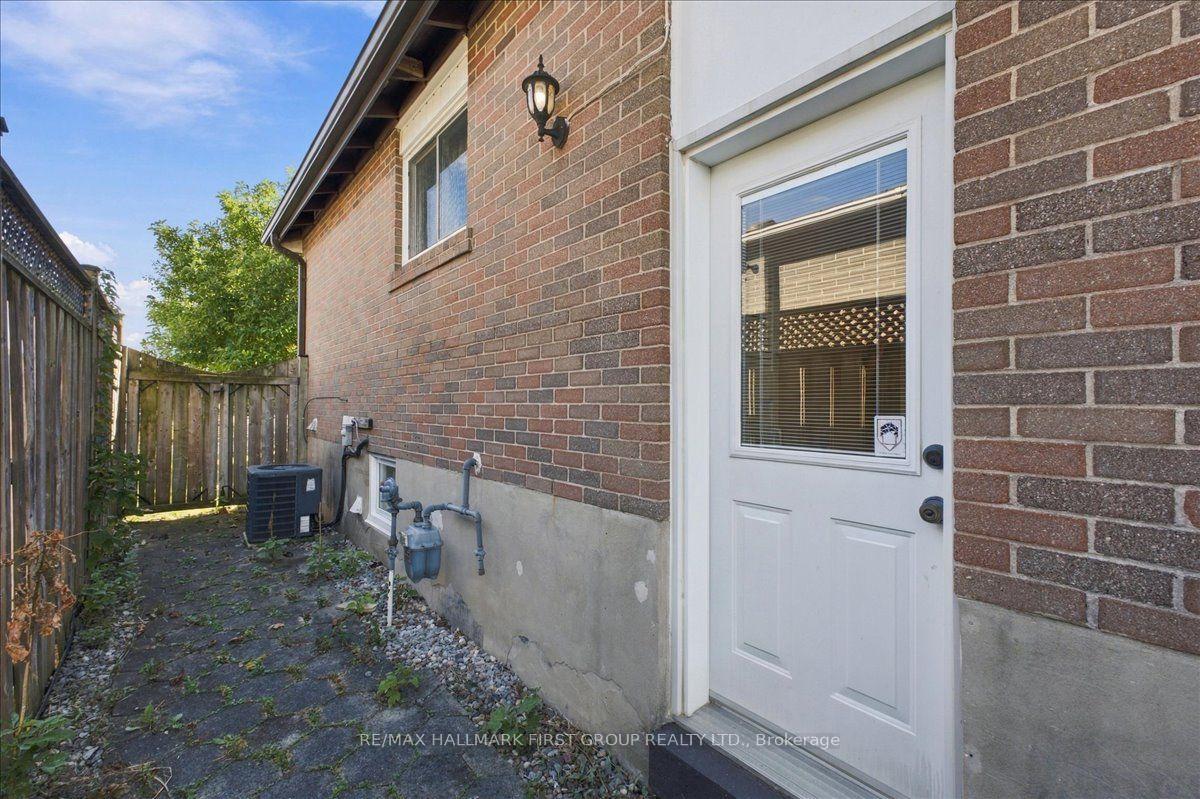 Photo 39 of 809 Bem Avenue, Pickering, Bay Ridges — HOMEH