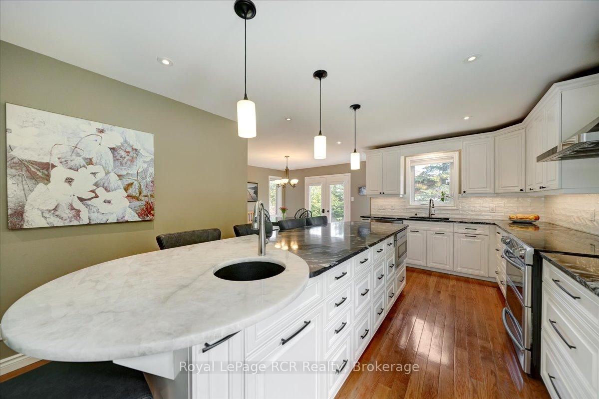 Photo of 303 6th Avenue W