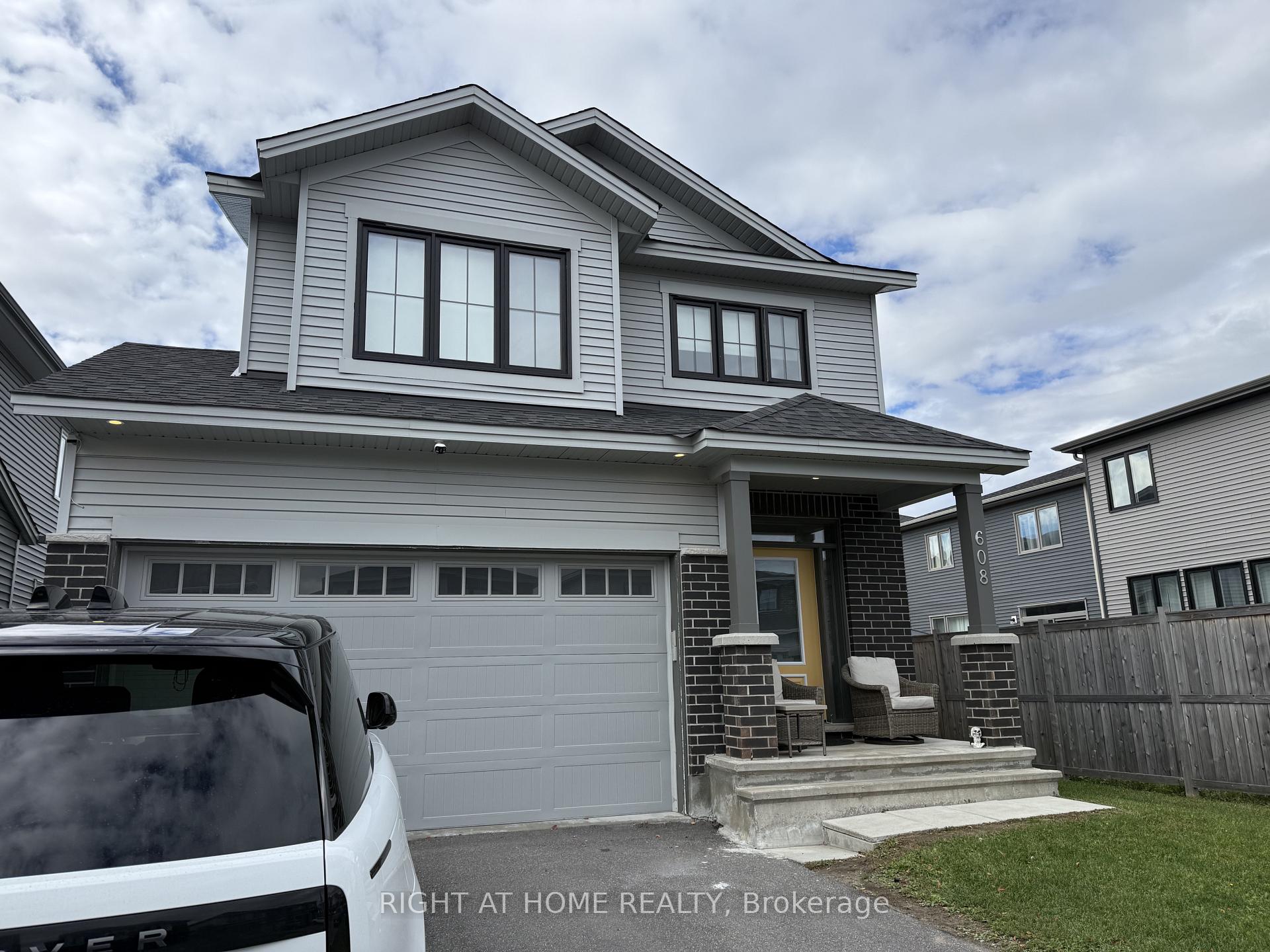 Photo of 608 Moonflower Crescent