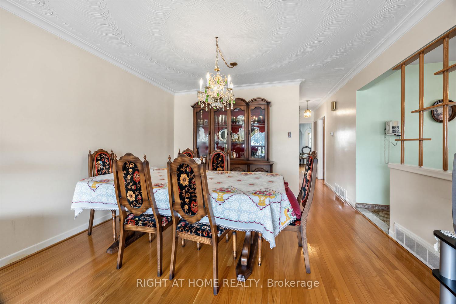 Photo 7 of 7 Daystrom Drive, North York, Humbermede — HOMEH