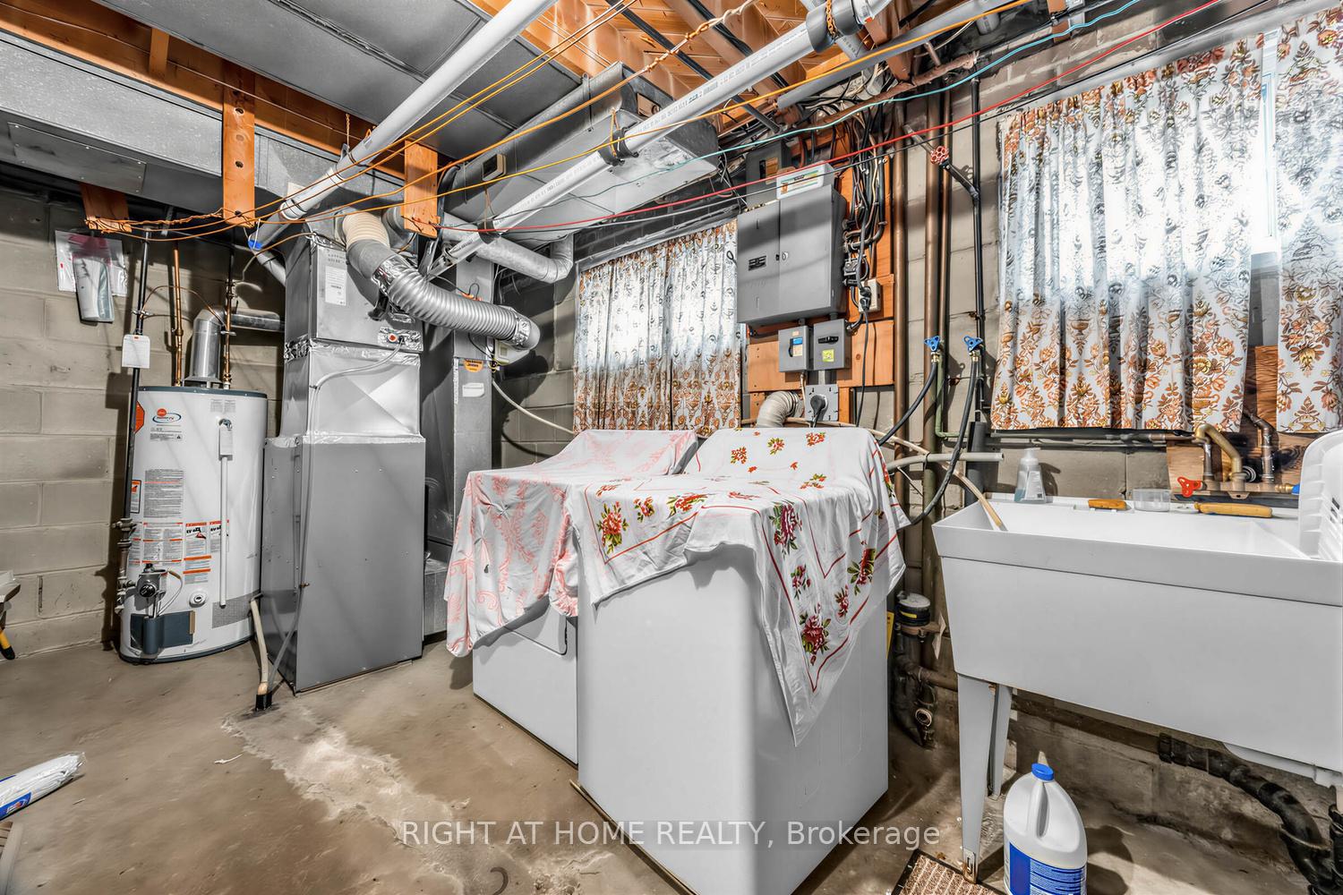 Photo 19 of 7 Daystrom Drive, North York, Humbermede — HOMEH