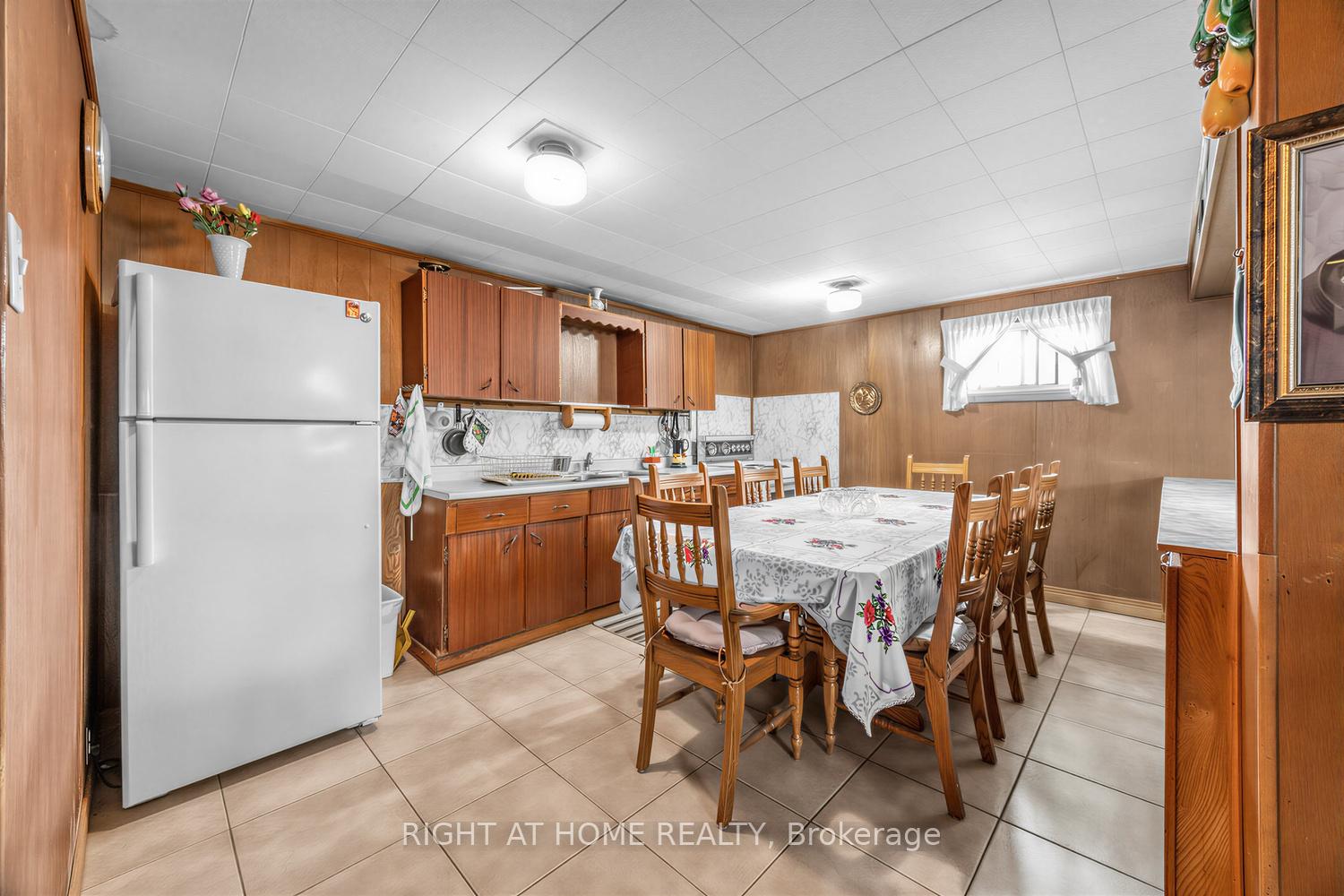 Photo 23 of 7 Daystrom Drive, North York, Humbermede — HOMEH