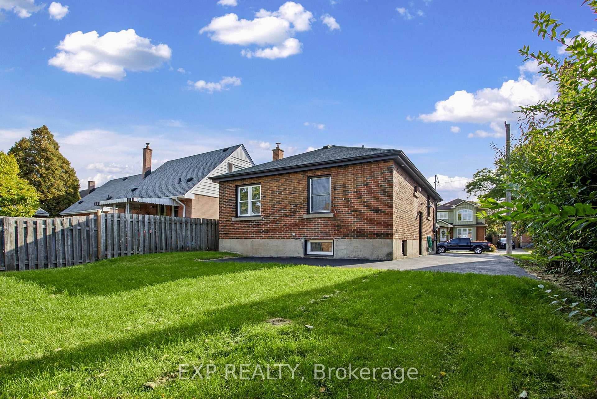 Photo 6 of Unit Lower, 156 E36th Street, Hamilton, Macassa — HOMEH