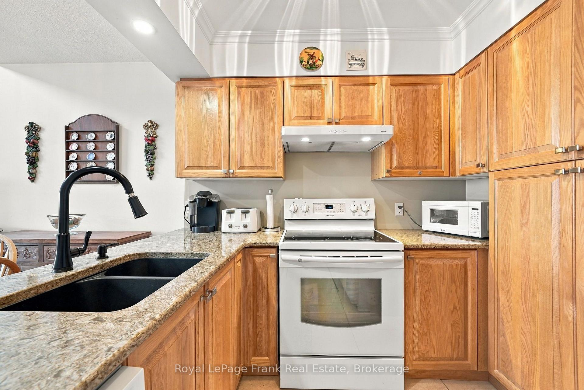 Photo 16 of Unit 3, 21 Laguna Parkway, Ramara, Brechin — HOMEH