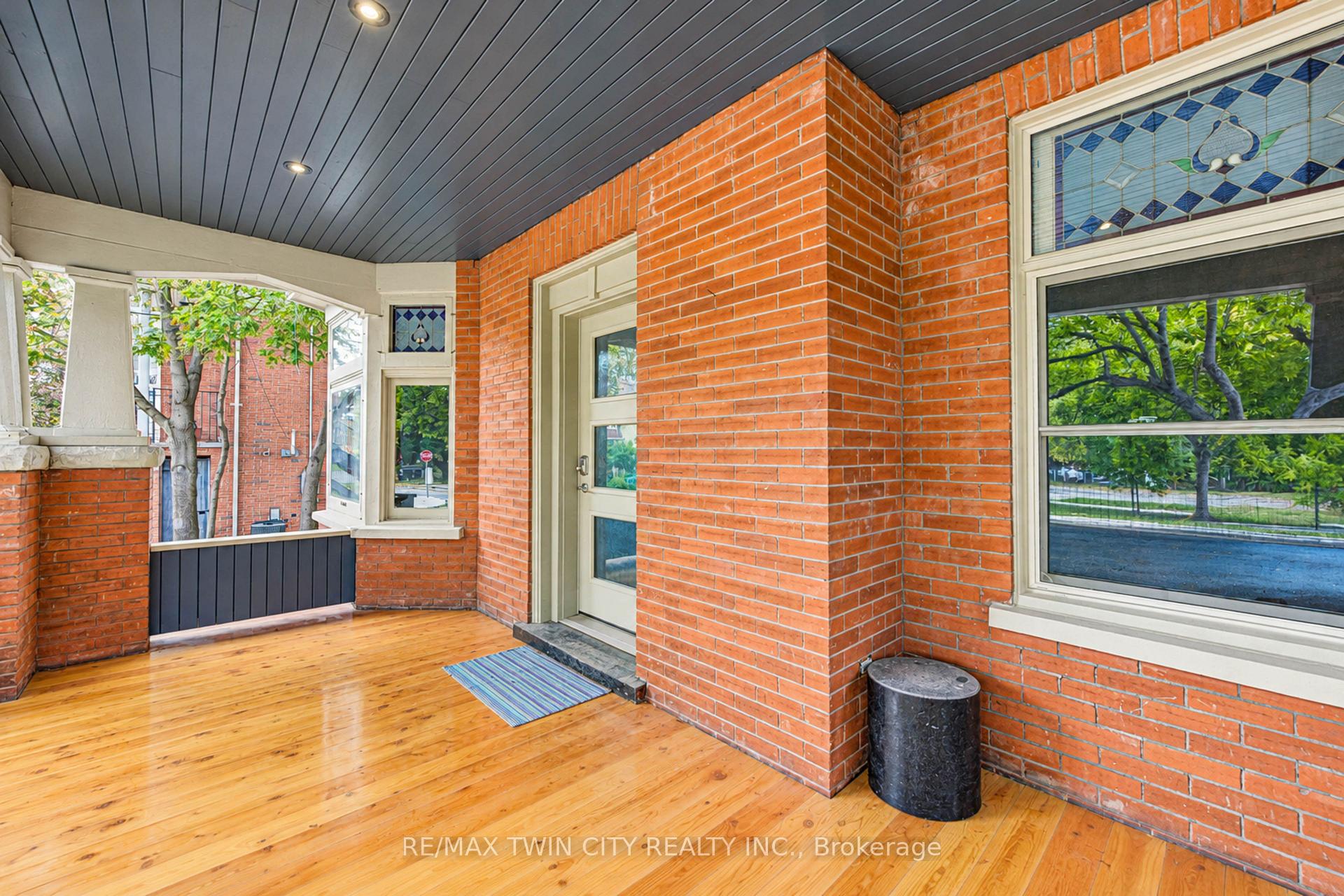 Photo 4 of 56 Mansion Street, Kitchener, Civic Centre — HOMEH