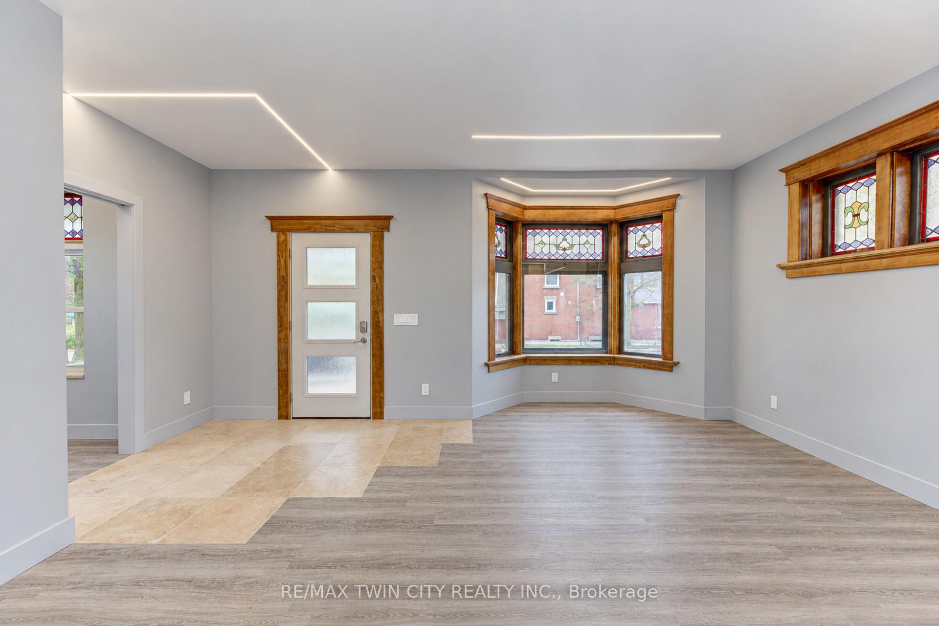 Photo 5 of 56 Mansion Street, Kitchener, Civic Centre — HOMEH