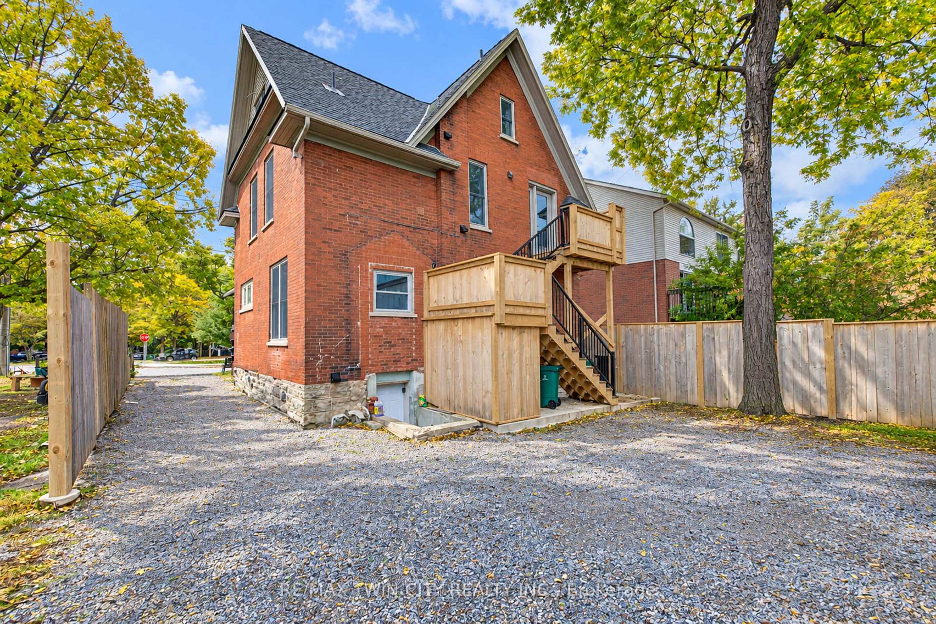 Photo 24 of 56 Mansion Street, Kitchener, Civic Centre — HOMEH