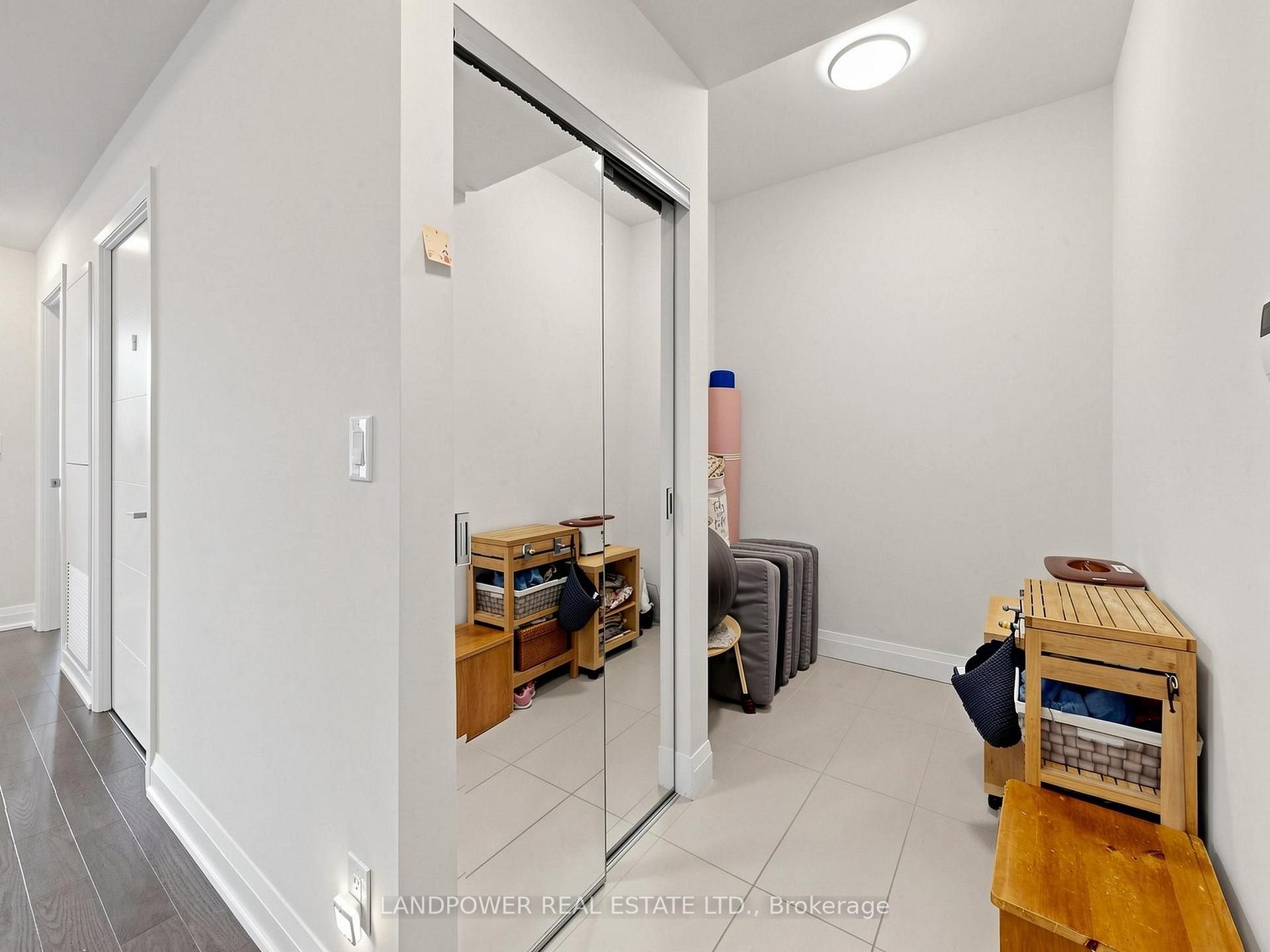 Photo 8 of Unit 120, 18 Uptown Drive, Markham, Unionville — HOMEH