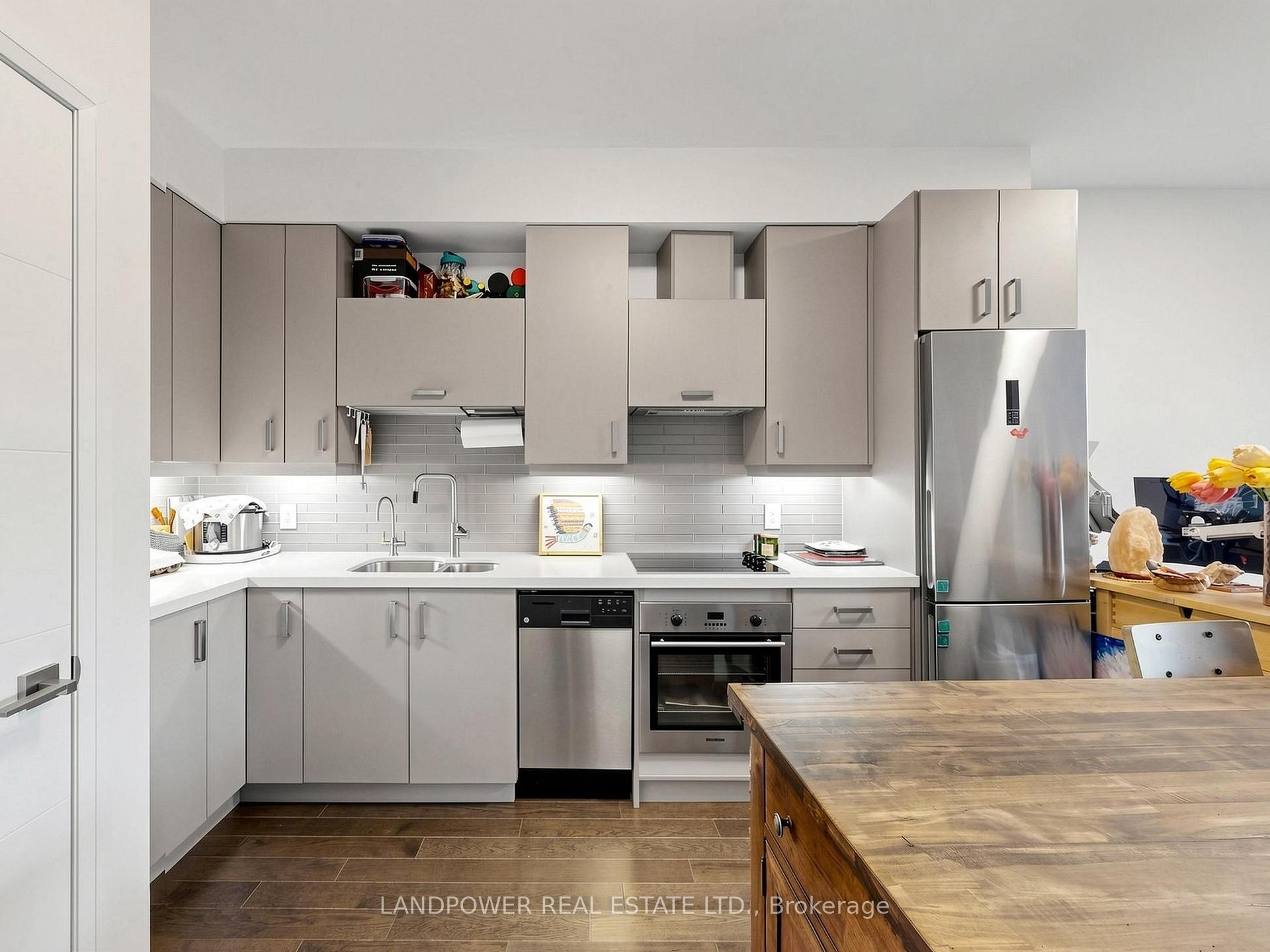 Photo 9 of Unit 120, 18 Uptown Drive, Markham, Unionville — HOMEH