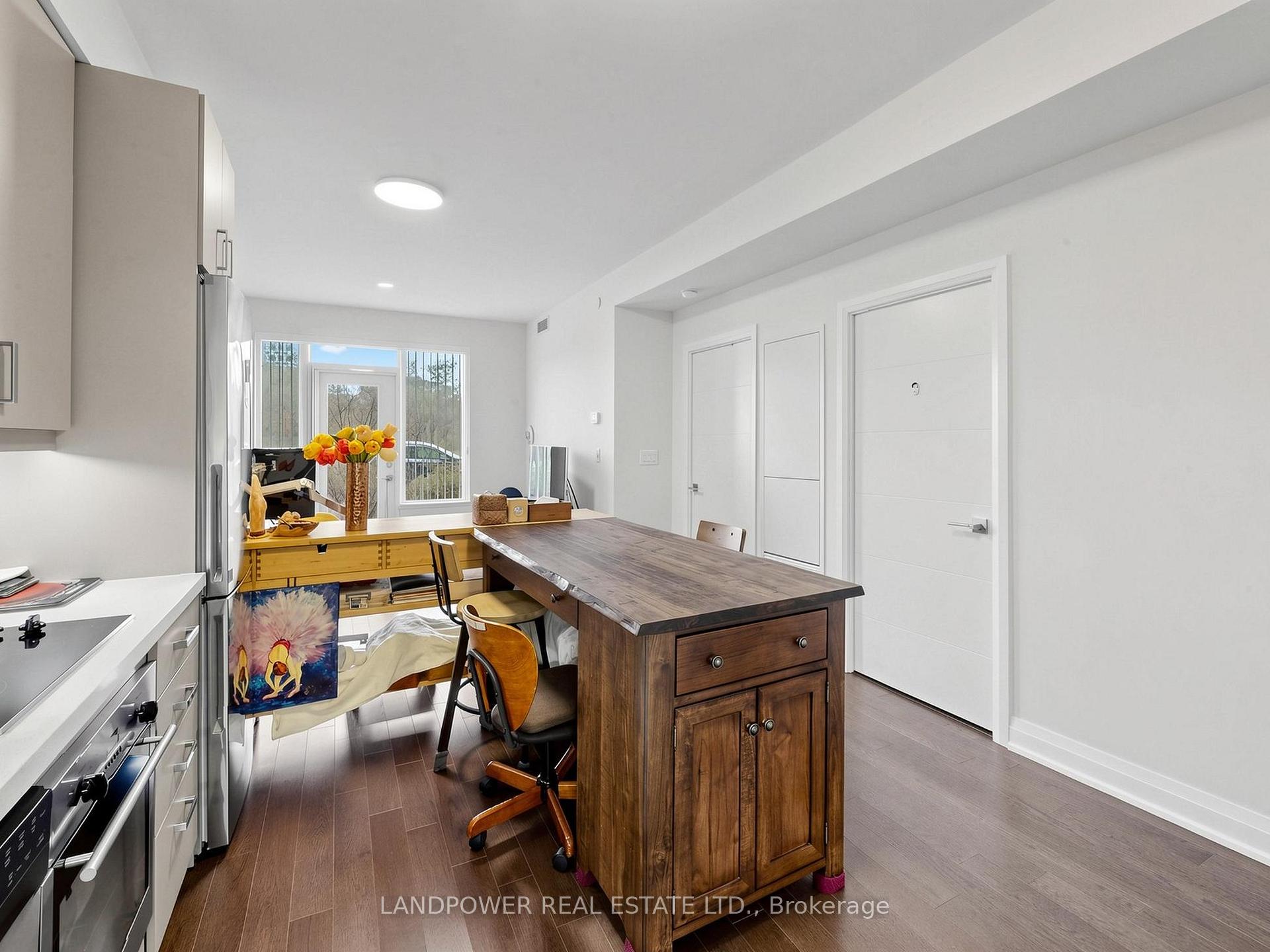 Photo 11 of Unit 120, 18 Uptown Drive, Markham, Unionville — HOMEH