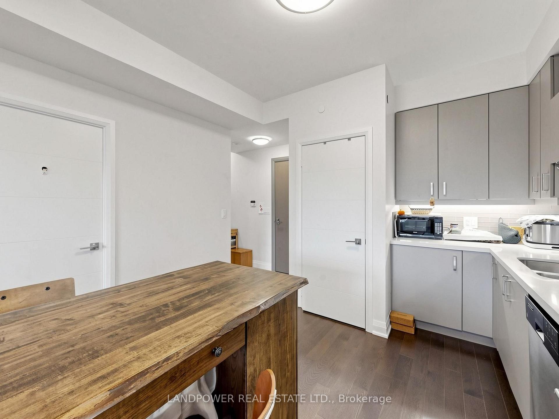 Photo 12 of Unit 120, 18 Uptown Drive, Markham, Unionville — HOMEH