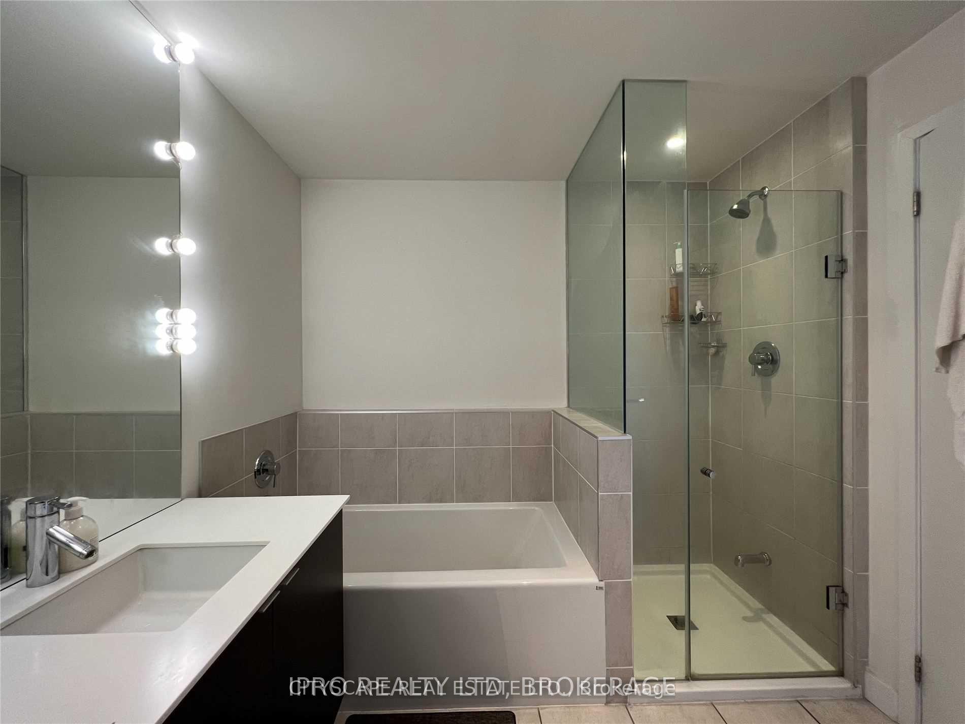Photo 6 of Unit 204, 5005 Harvard Road, Mississauga, Churchill Meadows — HOMEH