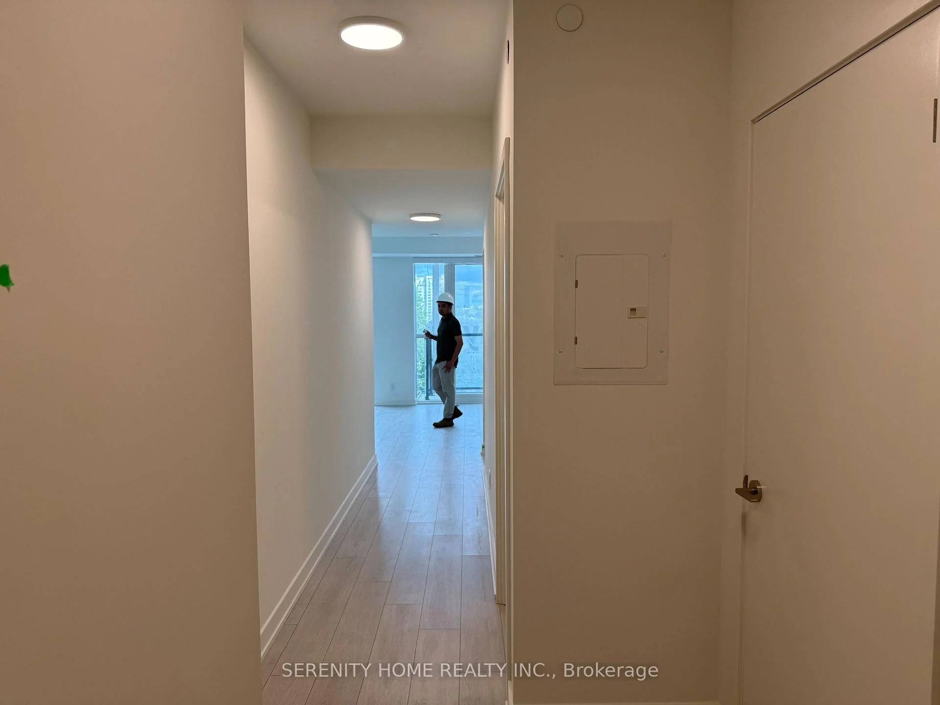 Photo 5 of Unit 610, 1381 Lakeshore Road E, Mississauga, Lakeview — HOMEH