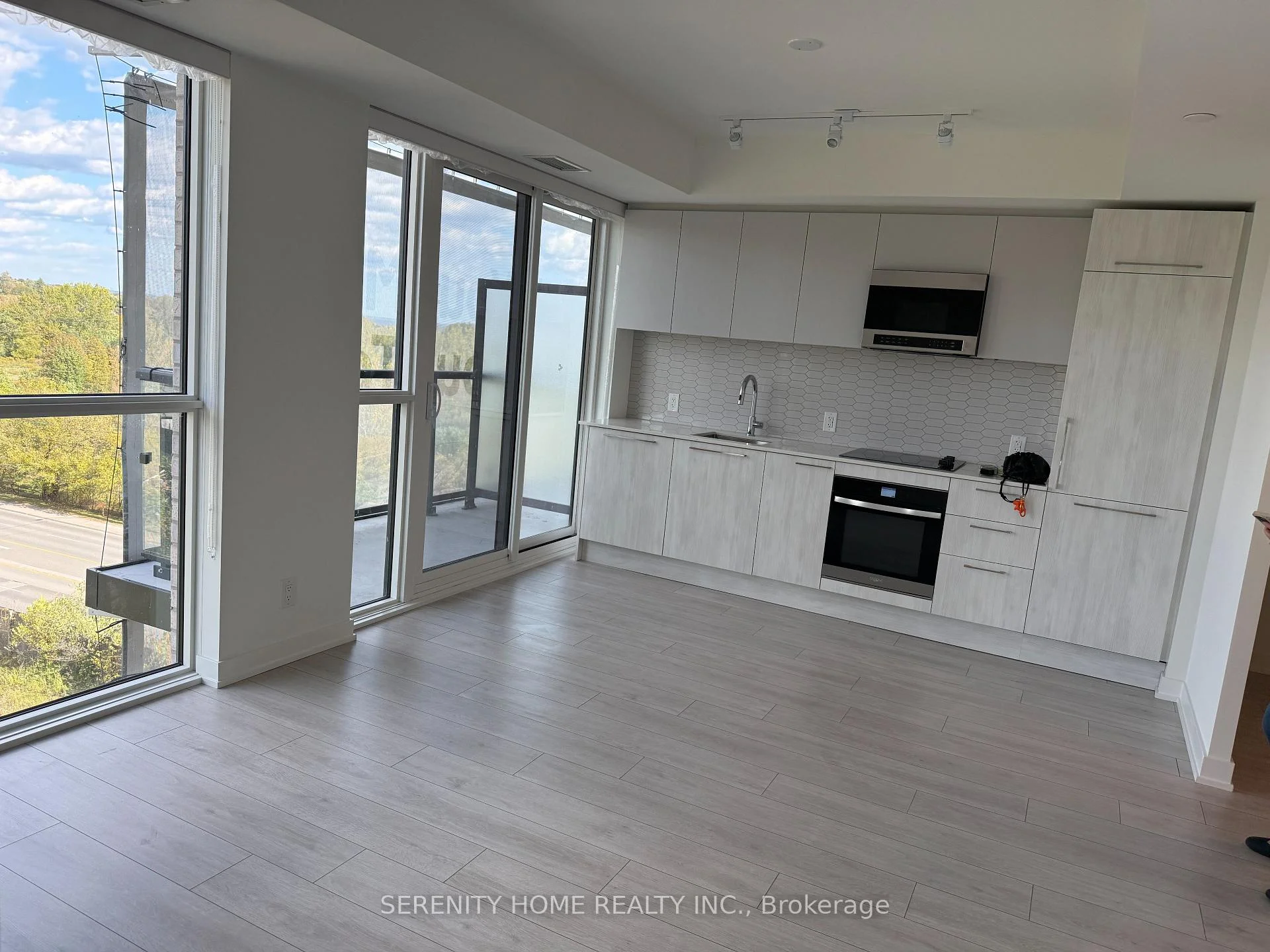 Photo 9 of Unit 610, 1381 Lakeshore Road E, Mississauga, Lakeview — HOMEH