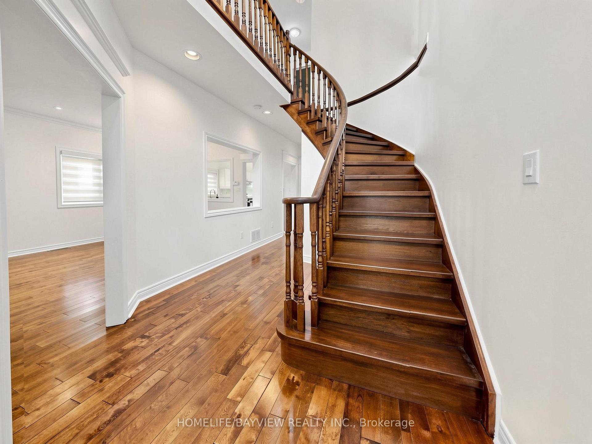 Photo 7 of 139 Rushbrook Drive, Newmarket, Summerhill Estates — HOMEH