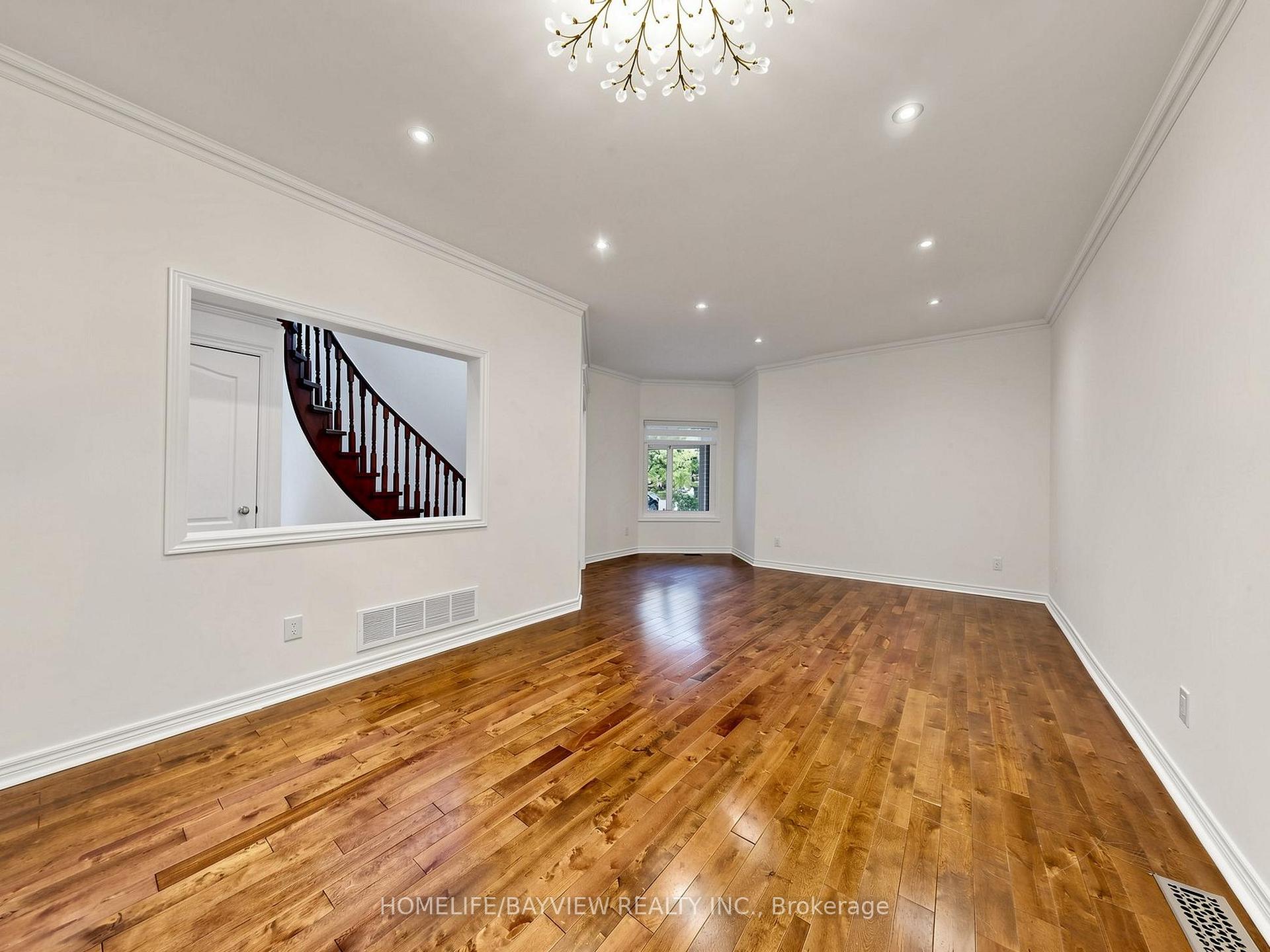 Photo 8 of 139 Rushbrook Drive, Newmarket, Summerhill Estates — HOMEH