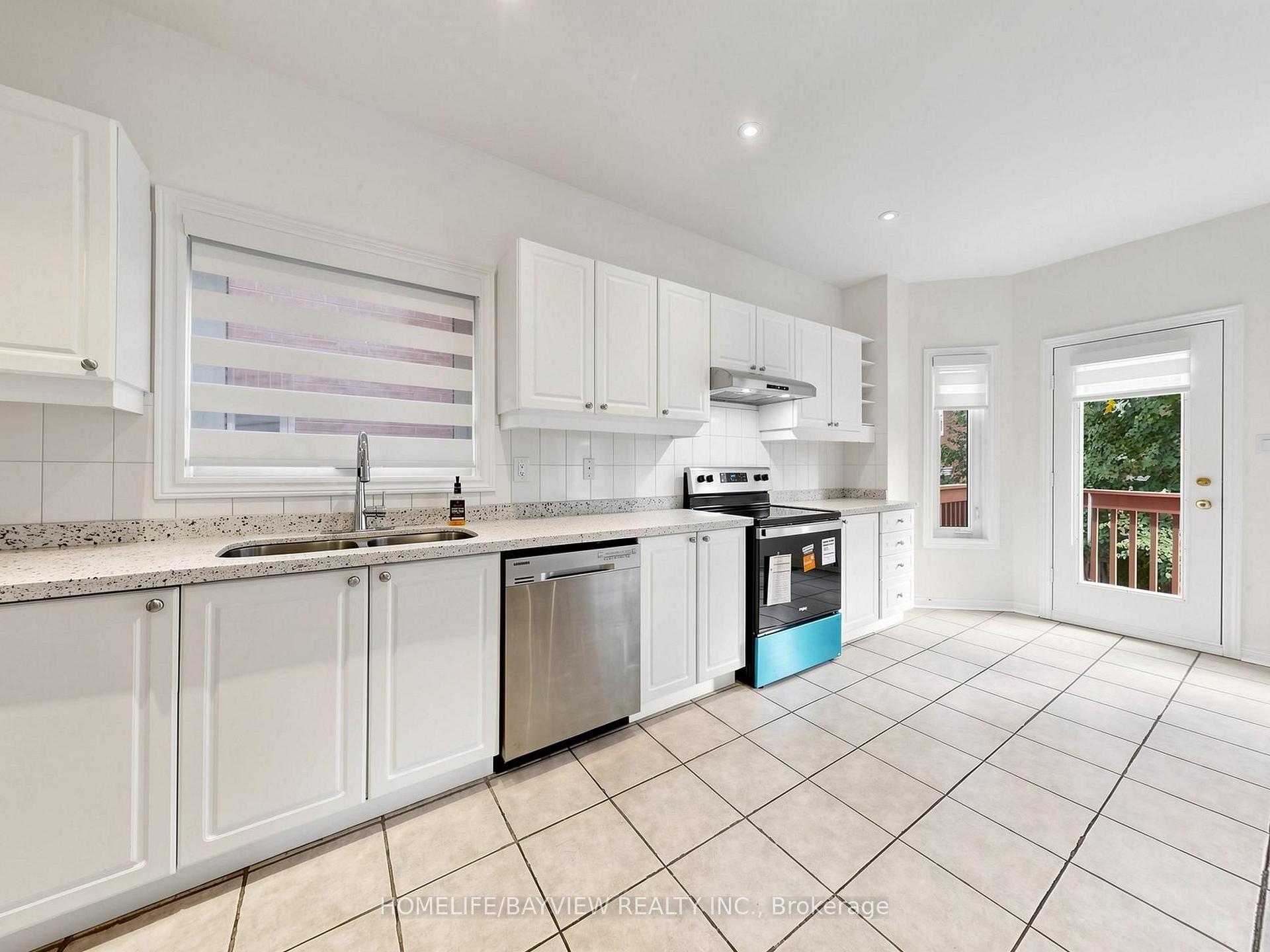 Photo 9 of 139 Rushbrook Drive, Newmarket, Summerhill Estates — HOMEH