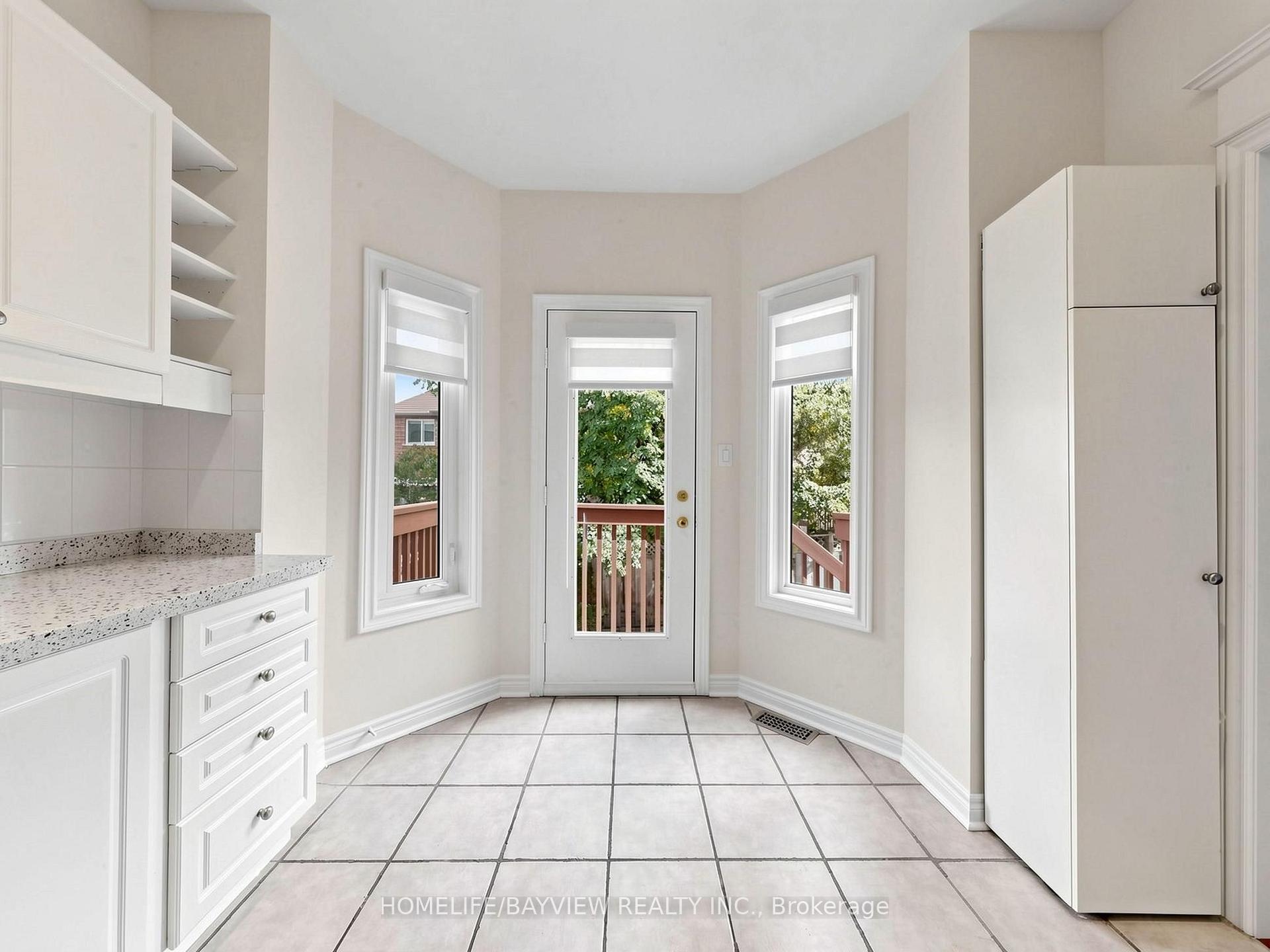 Photo 10 of 139 Rushbrook Drive, Newmarket, Summerhill Estates — HOMEH