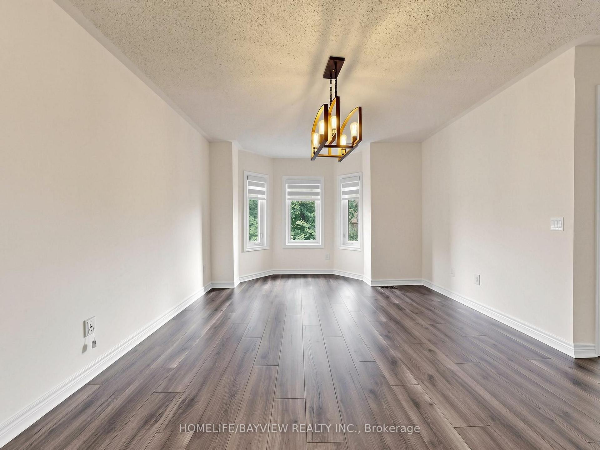 Photo 17 of 139 Rushbrook Drive, Newmarket, Summerhill Estates — HOMEH
