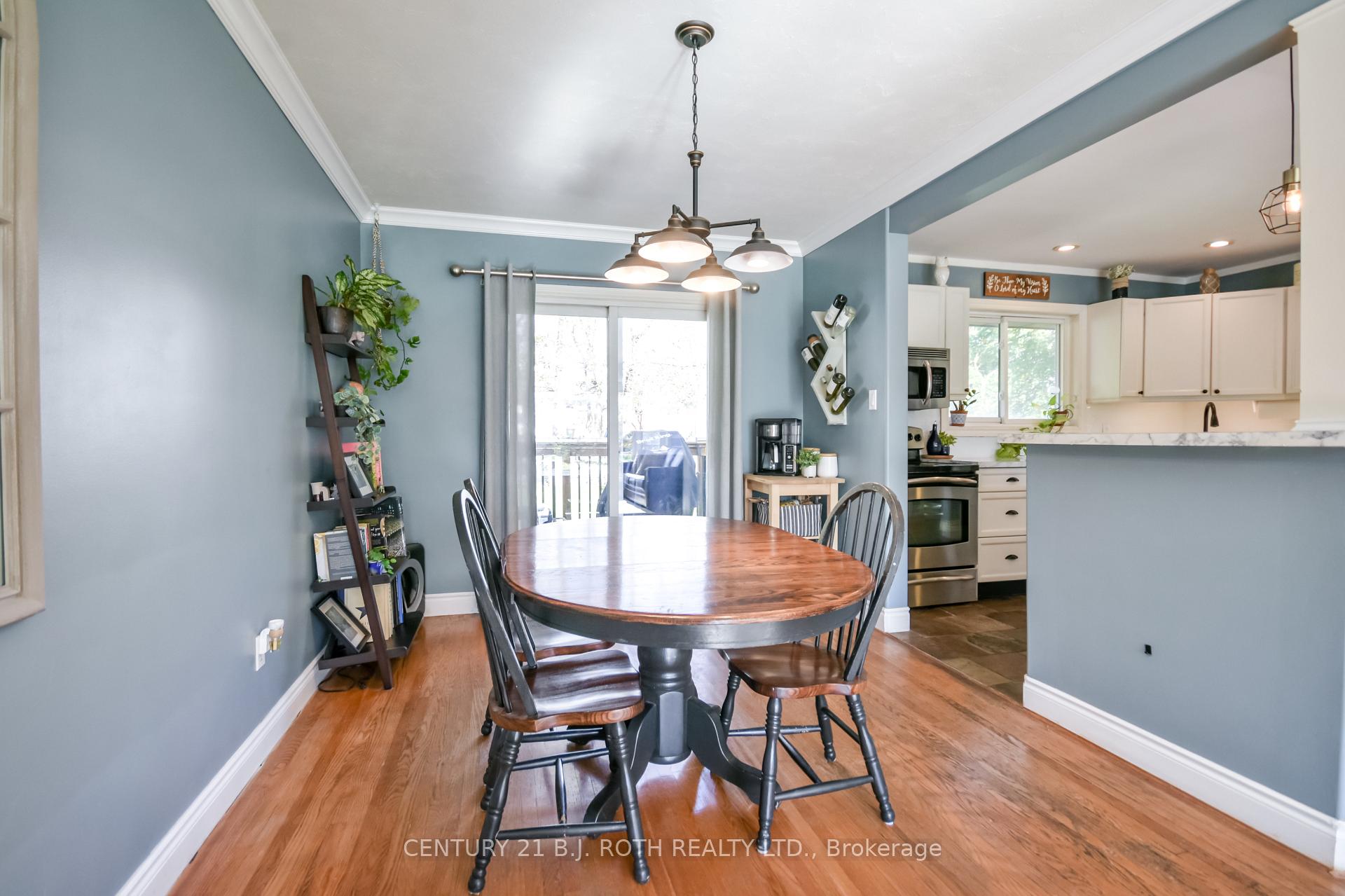 Photo 10 of 74 Rose Street, Barrie, Wellington — HOMEH