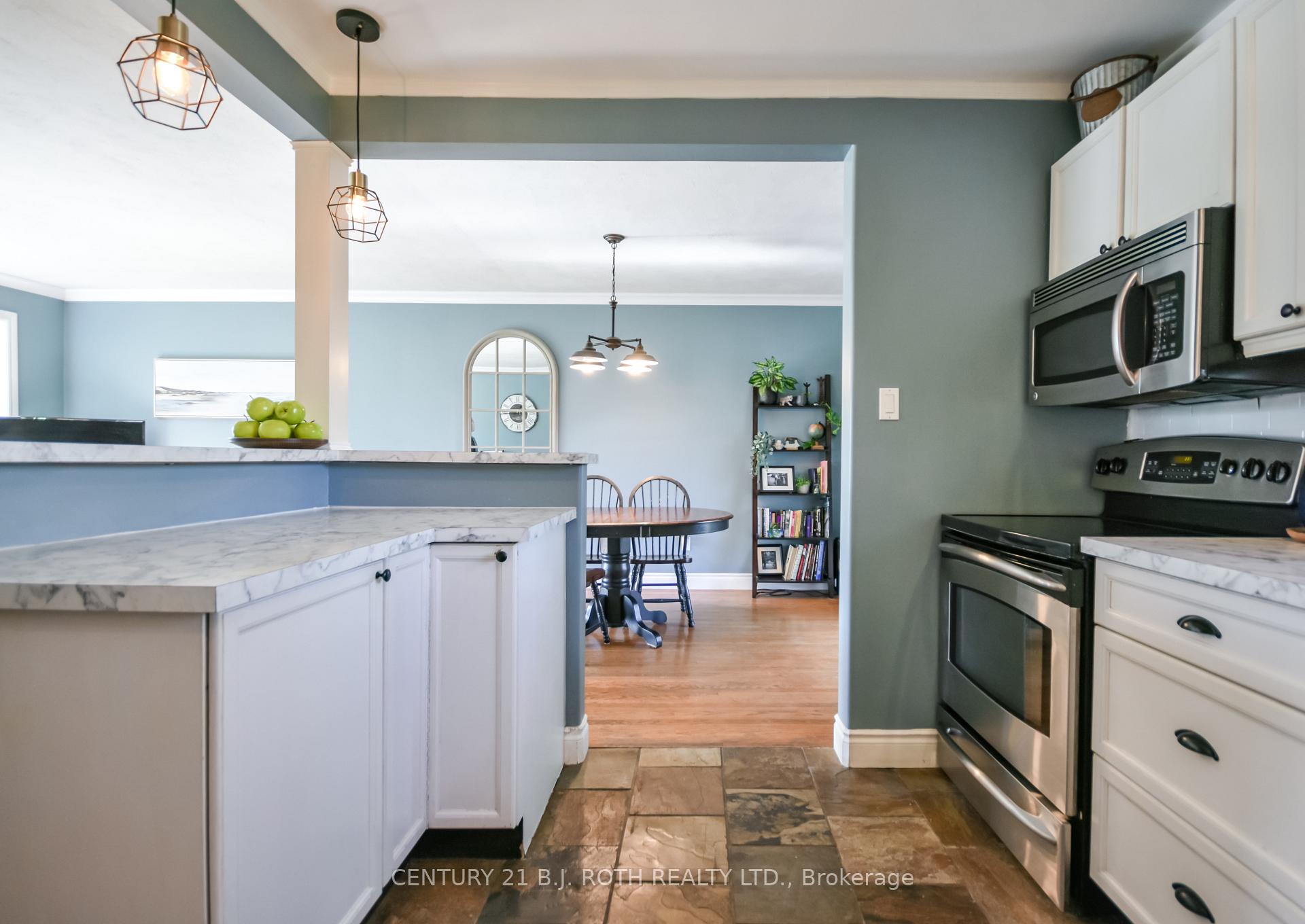 Photo 13 of 74 Rose Street, Barrie, Wellington — HOMEH