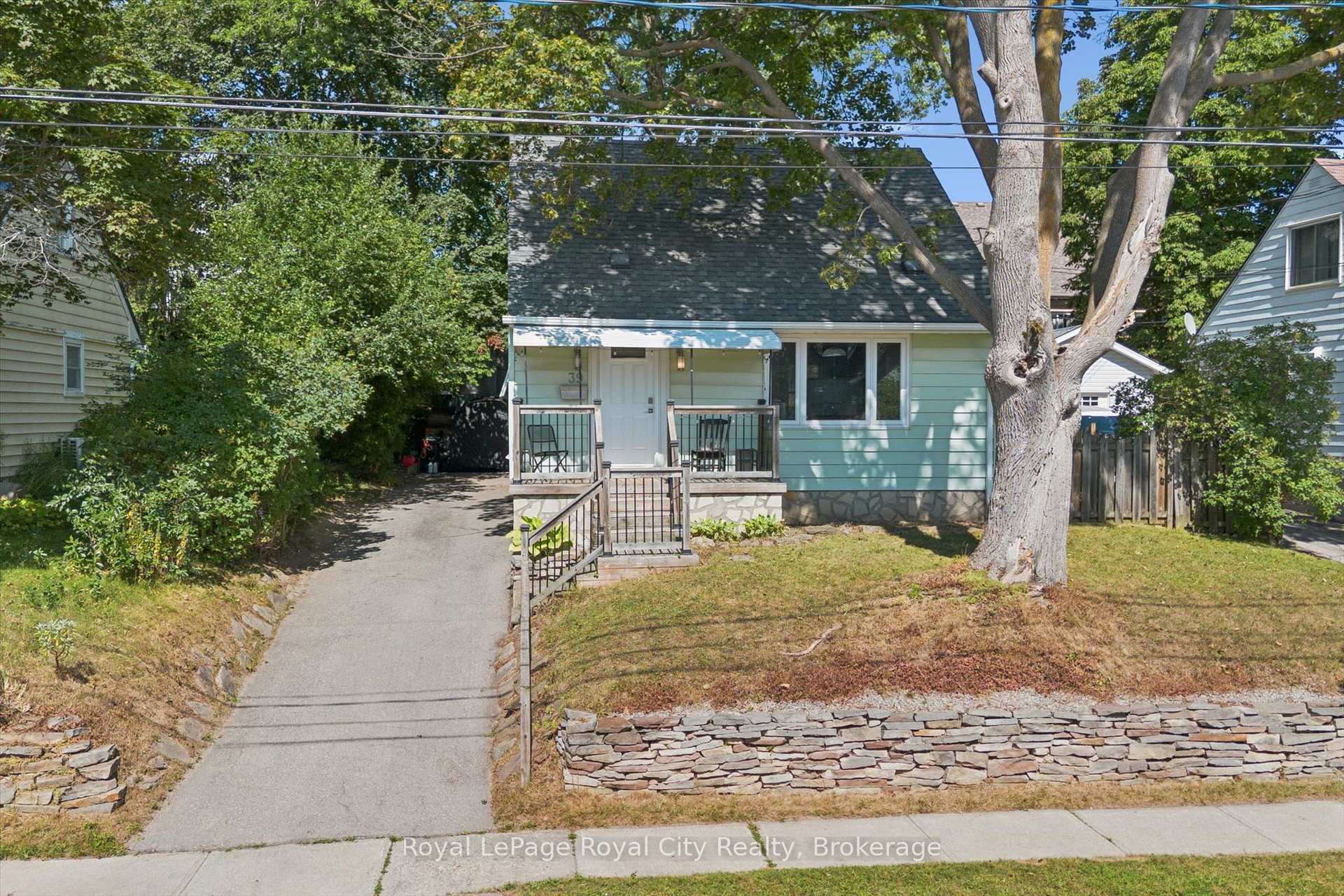 Photo 5 of 39 Ridgewood Avenue, Guelph, Junction/Onward Willow — HOMEH
