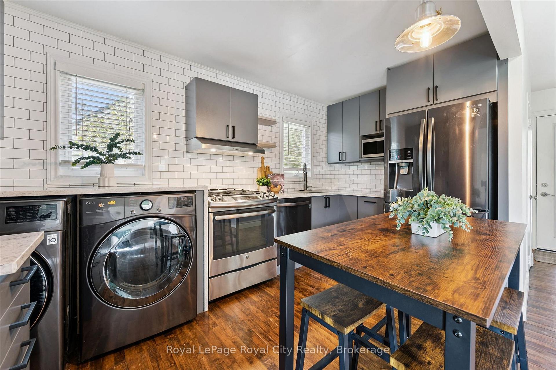 Photo 13 of 39 Ridgewood Avenue, Guelph, Junction/Onward Willow — HOMEH