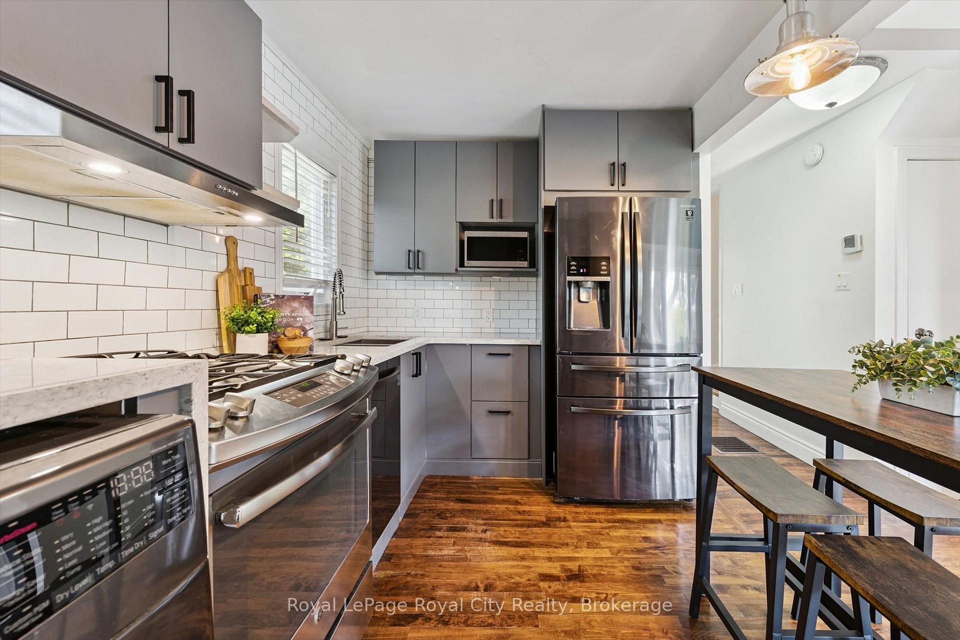 Photo 16 of 39 Ridgewood Avenue, Guelph, Junction/Onward Willow — HOMEH